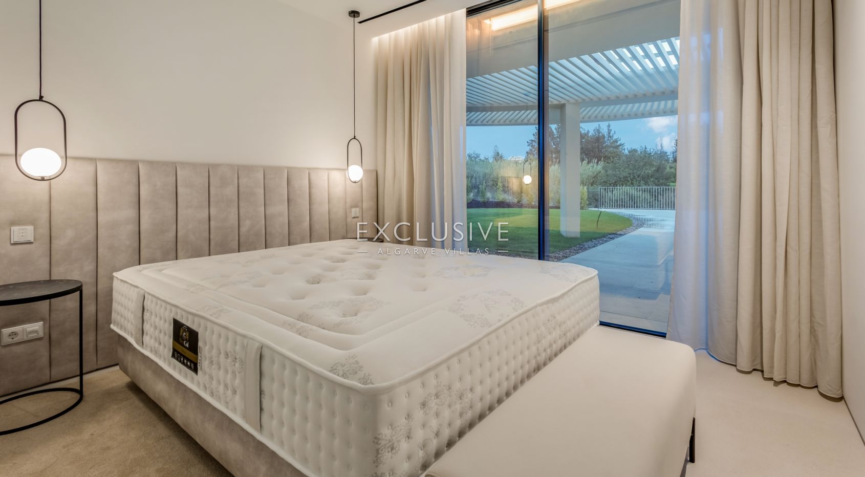 Buy luxury 3 Bedroom contemporary penthouse in Vilamoura with golf and ocean views
