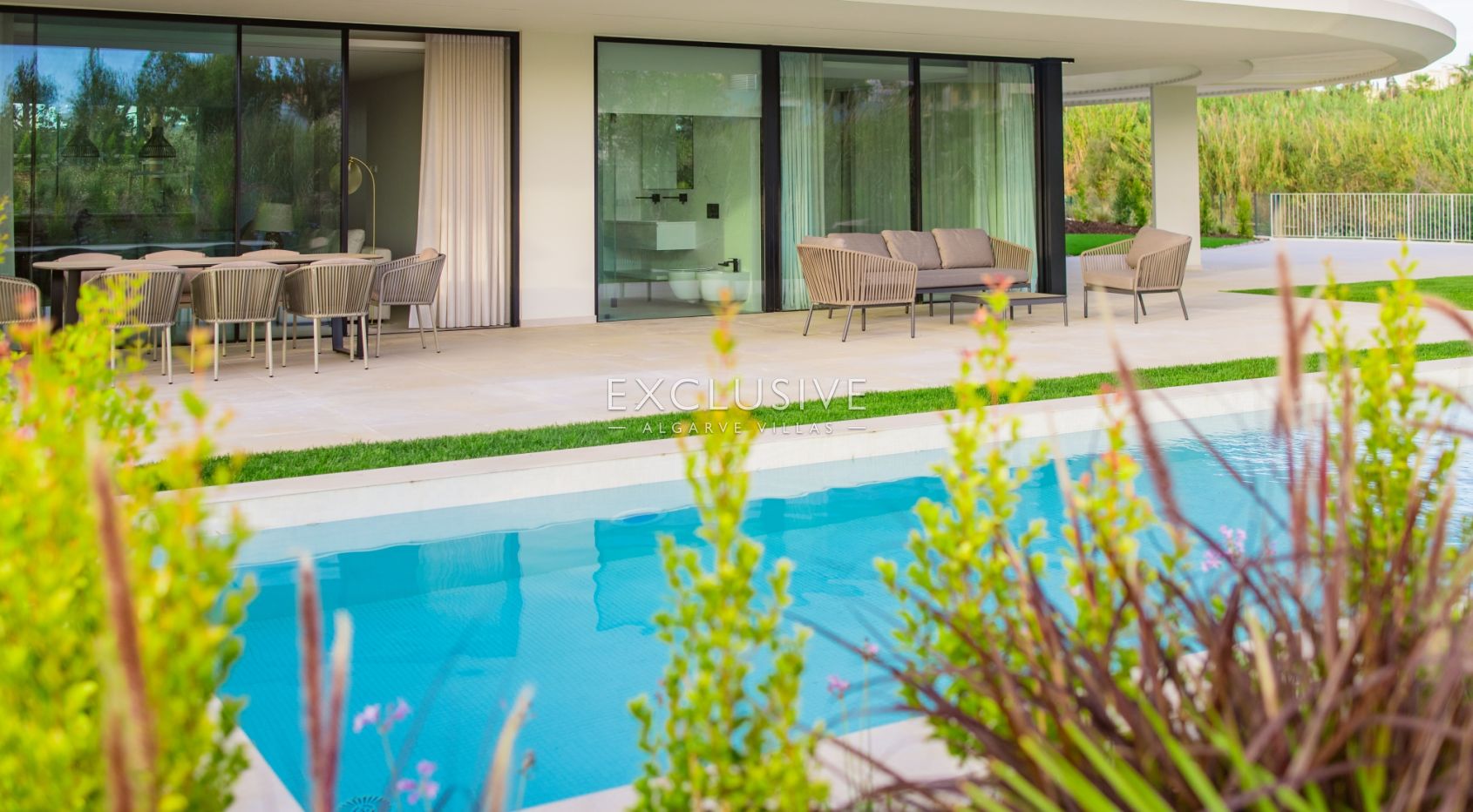 Buy luxury 3 Bedroom contemporary penthouse in Vilamoura with golf and ocean views
