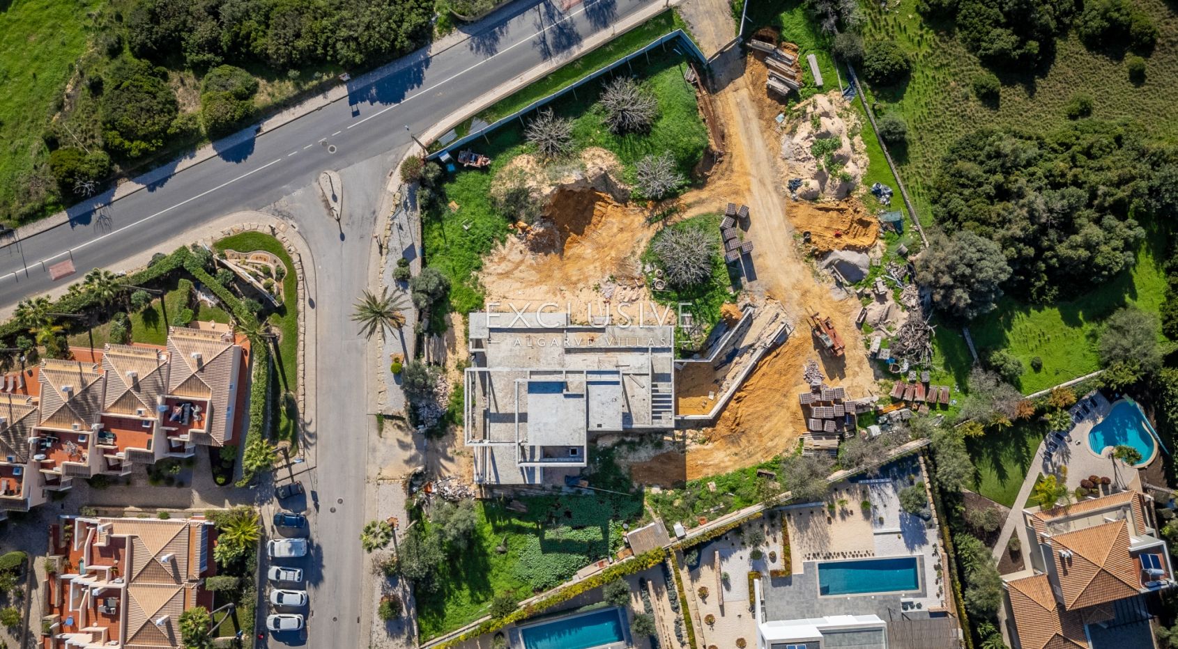 Beautiful, sea views, walking distance to beach. Modern Villa in Carvoeiro, Algarve