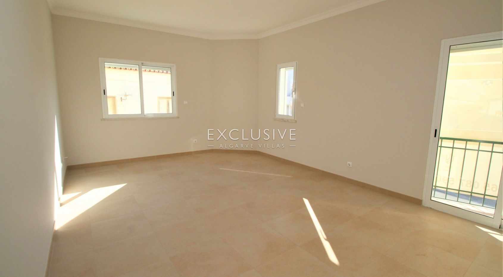 Modern 2 bedroom apartment close to the city center, in Lagos (Algarve)