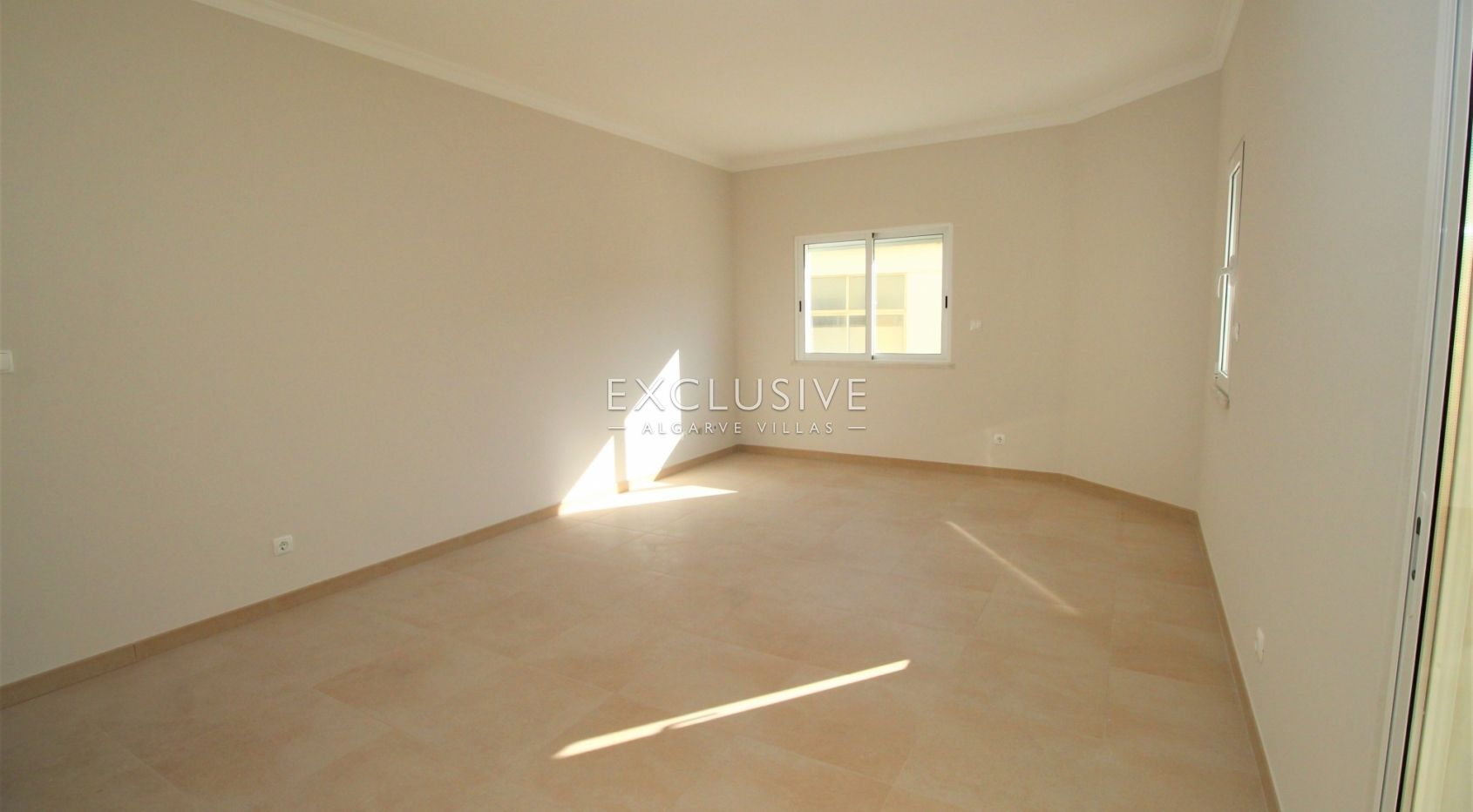 Modern 2 bedroom apartment close to the city center, in Lagos (Algarve)