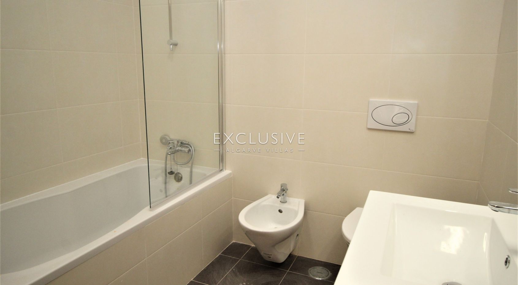 Modern 2 bedroom apartment close to the city center, in Lagos (Algarve)