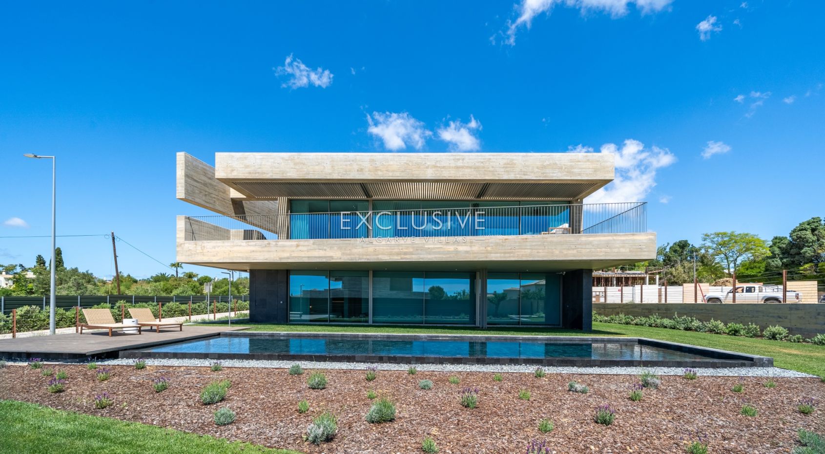 Contemporary luxury villa near the beach with ocean views in Praia da Luz, Algarve