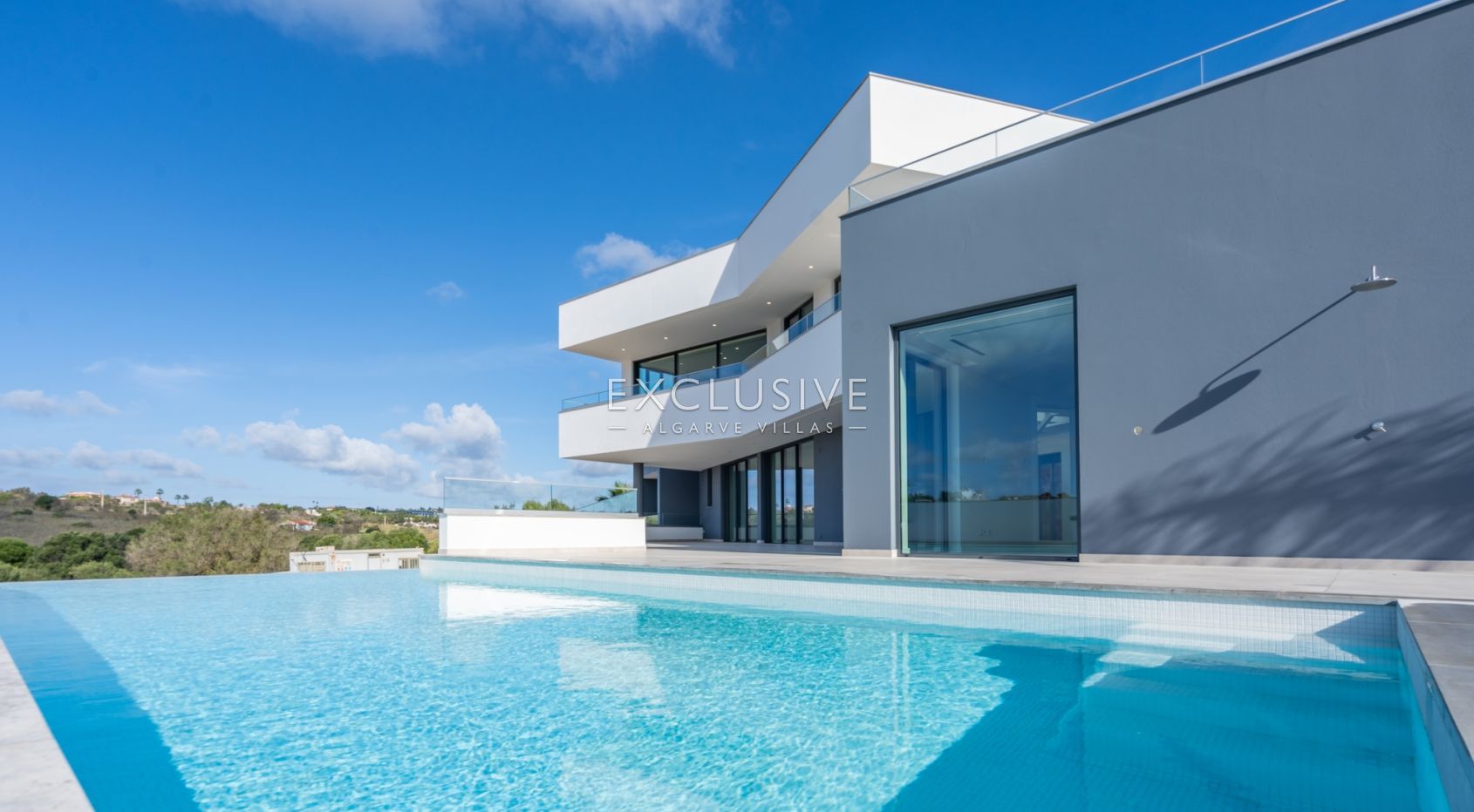 4 bedroom Modern Villa with stunning views in Lagos, Algarve