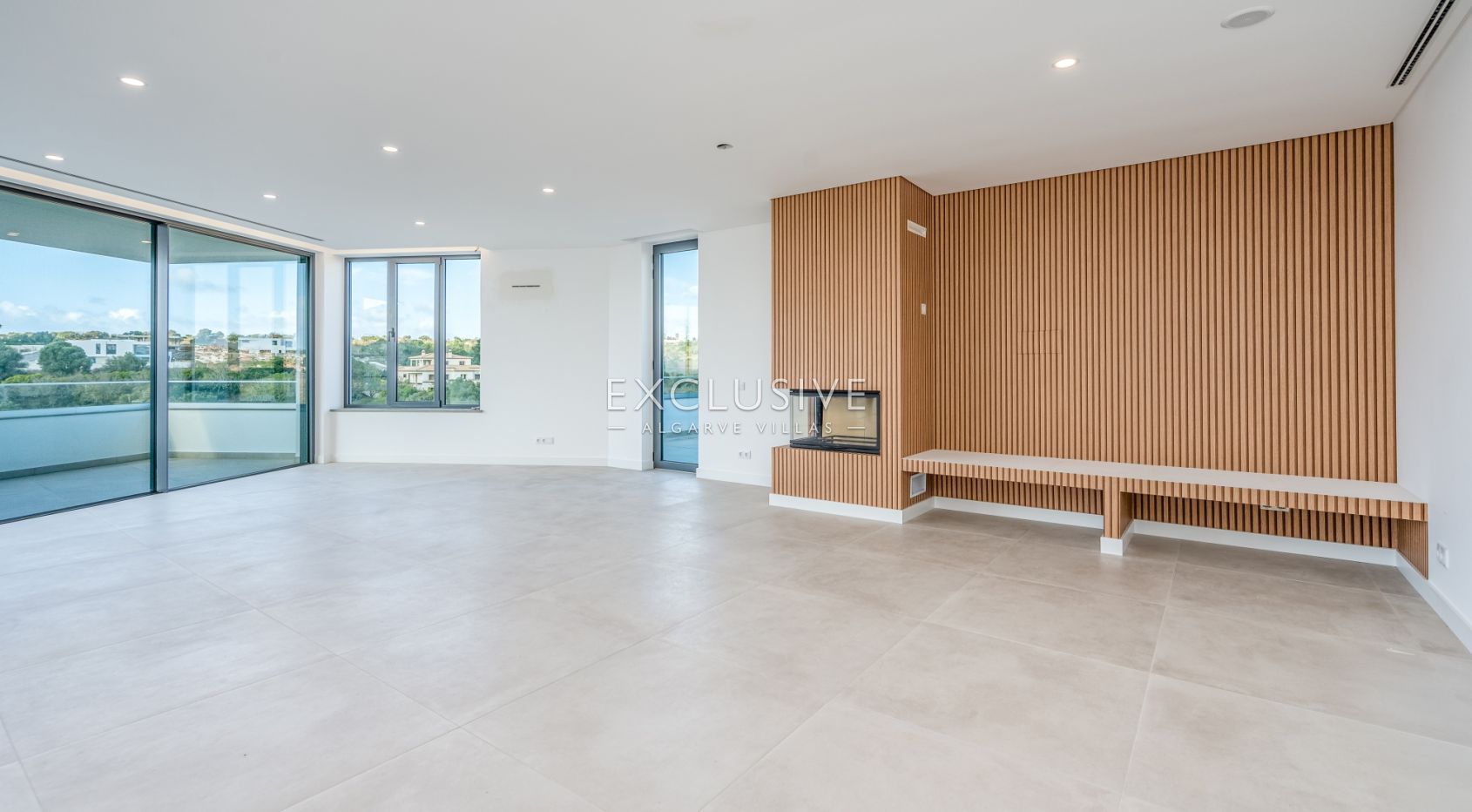 4 bedroom Modern Villa with stunning views in Lagos, Algarve