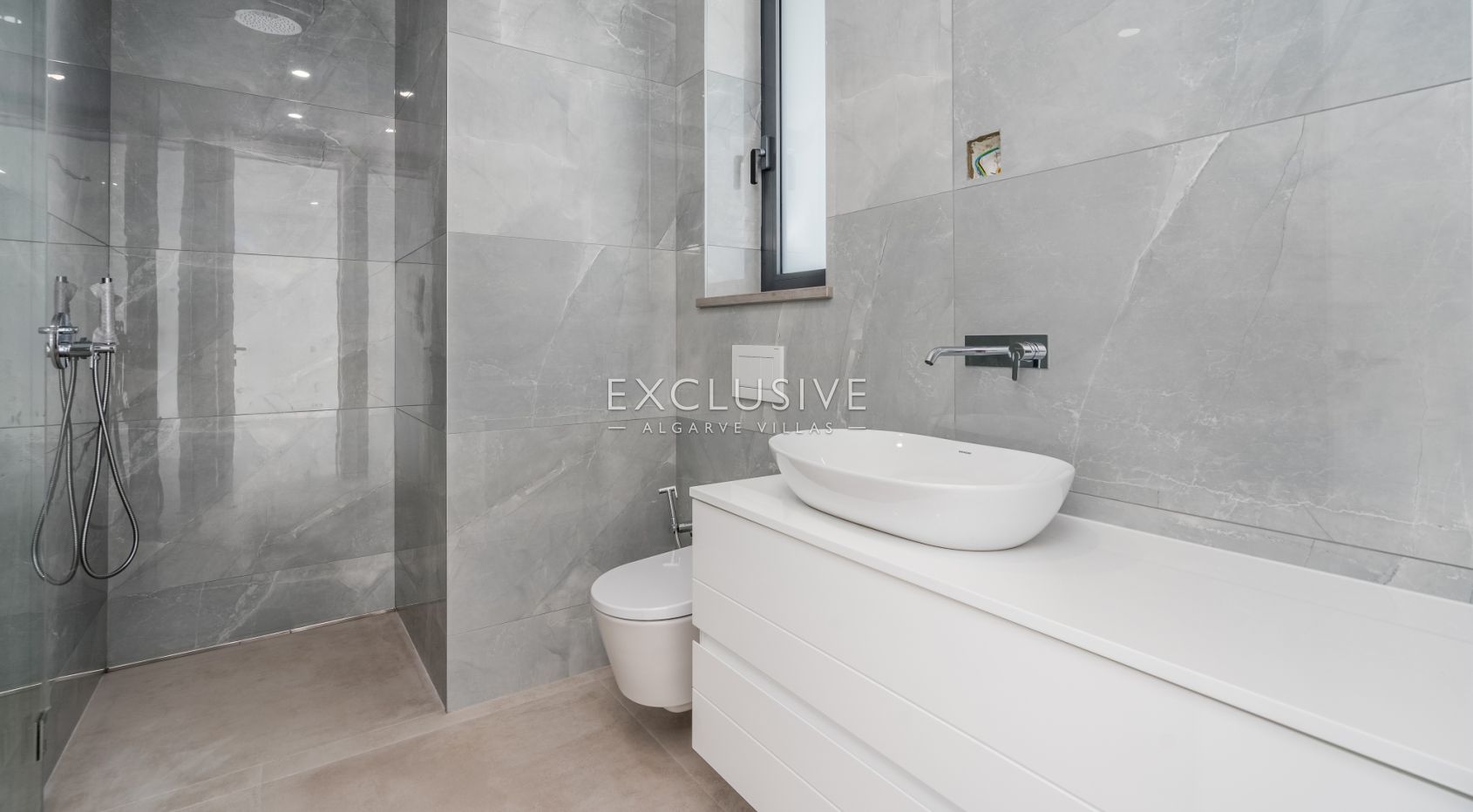 4 bedroom Modern Villa with stunning views in Lagos, Algarve