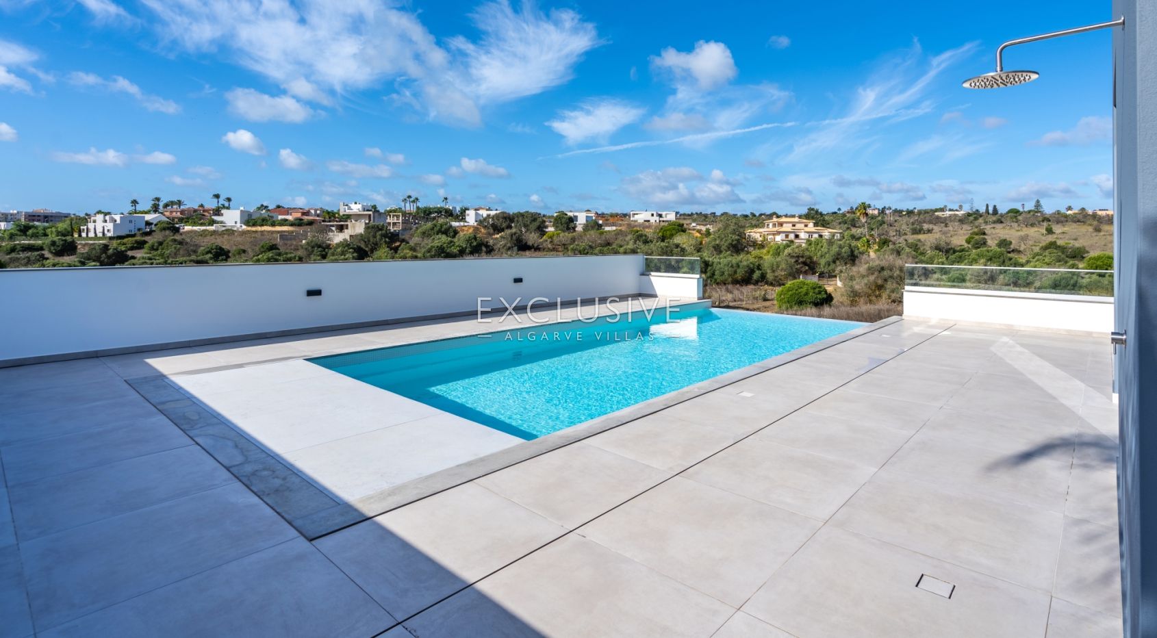4 bedroom Modern Villa with stunning views in Lagos, Algarve