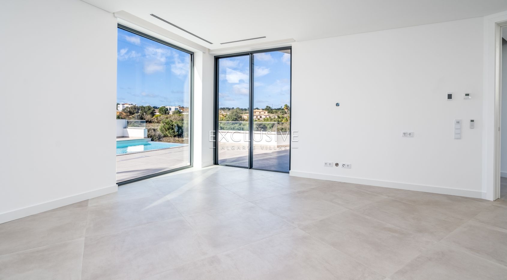 4 bedroom Modern Villa with stunning views in Lagos, Algarve