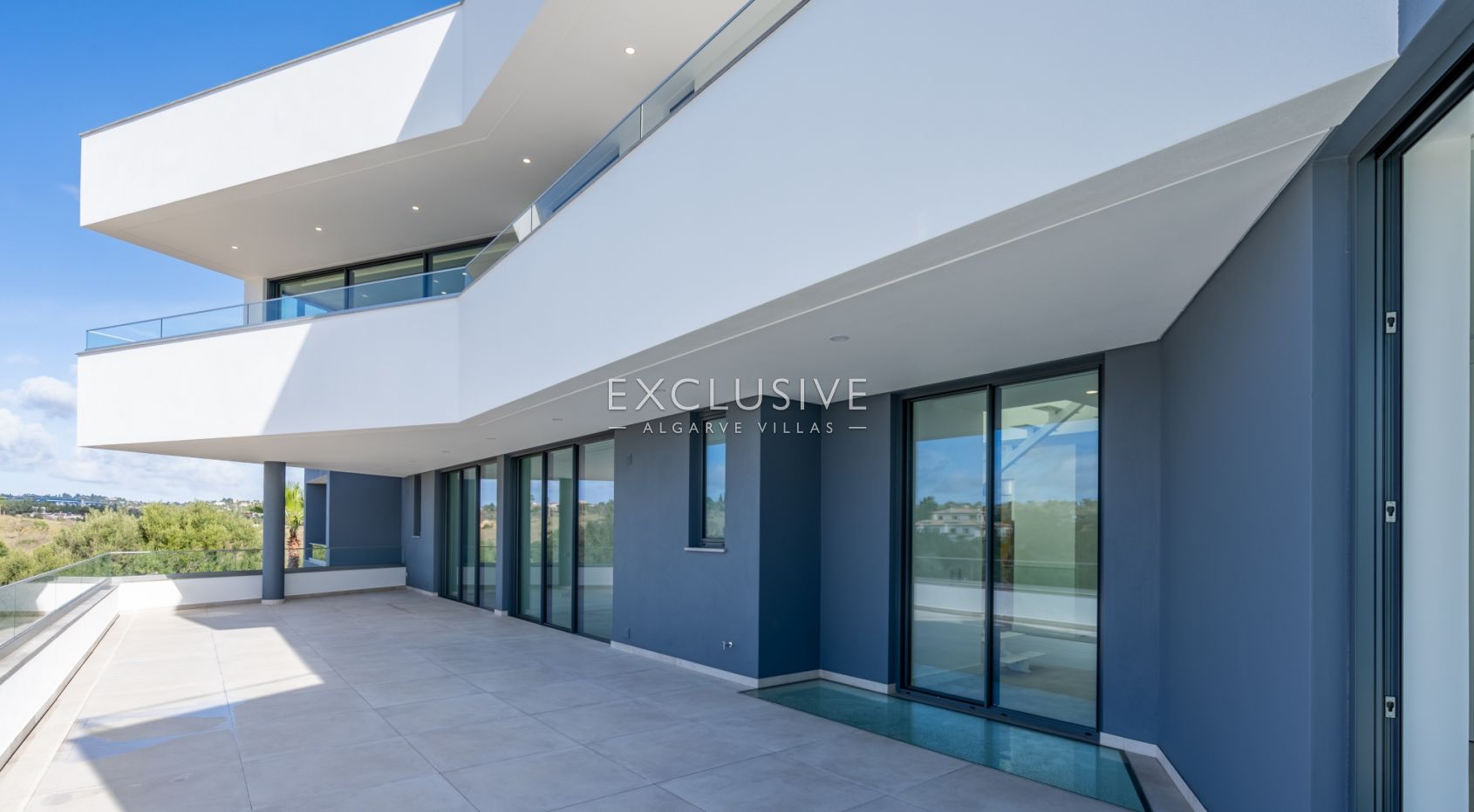 4 bedroom Modern Villa with stunning views in Lagos, Algarve