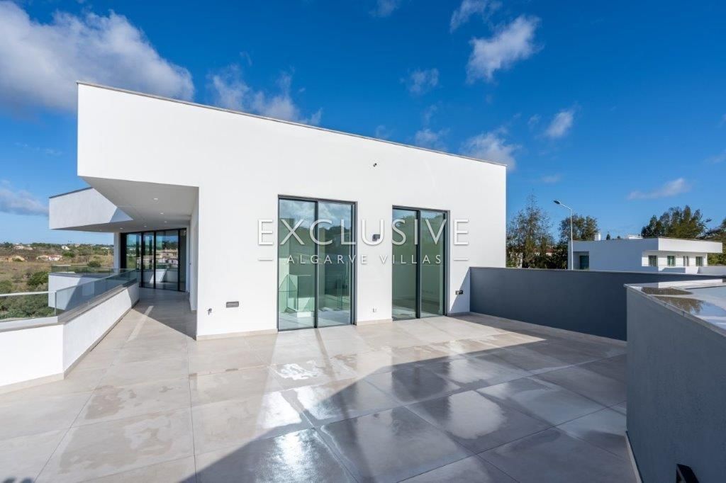 4 bedroom Modern Villa with stunning views in Lagos, Algarve