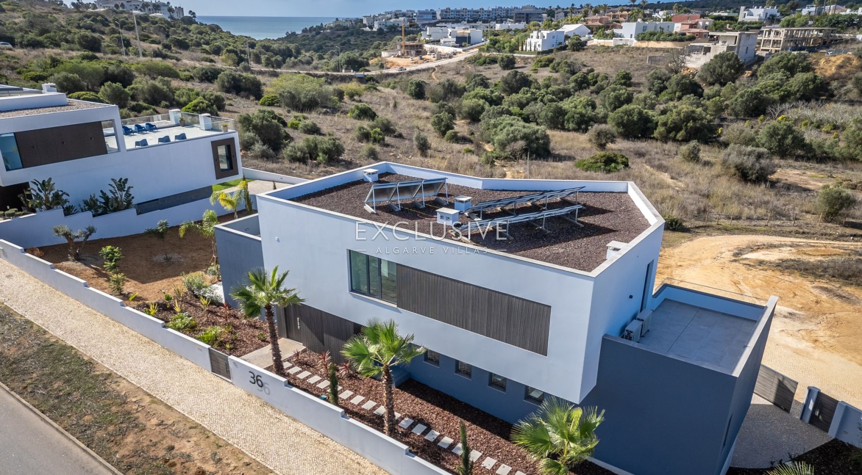 4 bedroom Modern Villa with stunning views in Lagos, Algarve