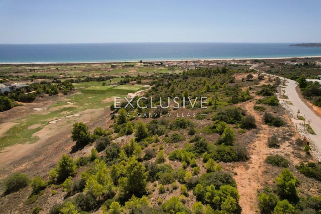 Plot for construction, stunning sea views, on Palmares golf course, Lagos, Algarve