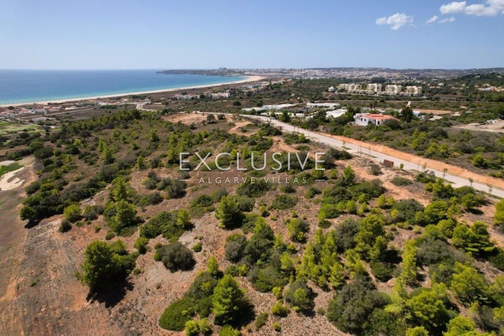 Plot for construction, stunning sea views, on Palmares golf course, Lagos, Algarve