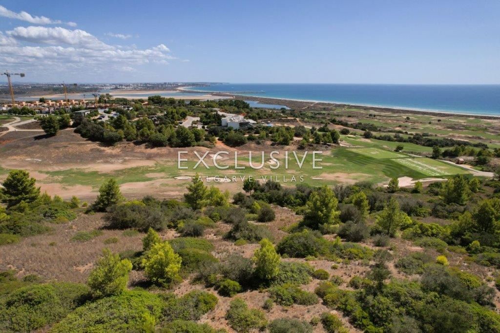 building plot with golf and ocean views on Palmares golf resort, Lagos, West Algarve