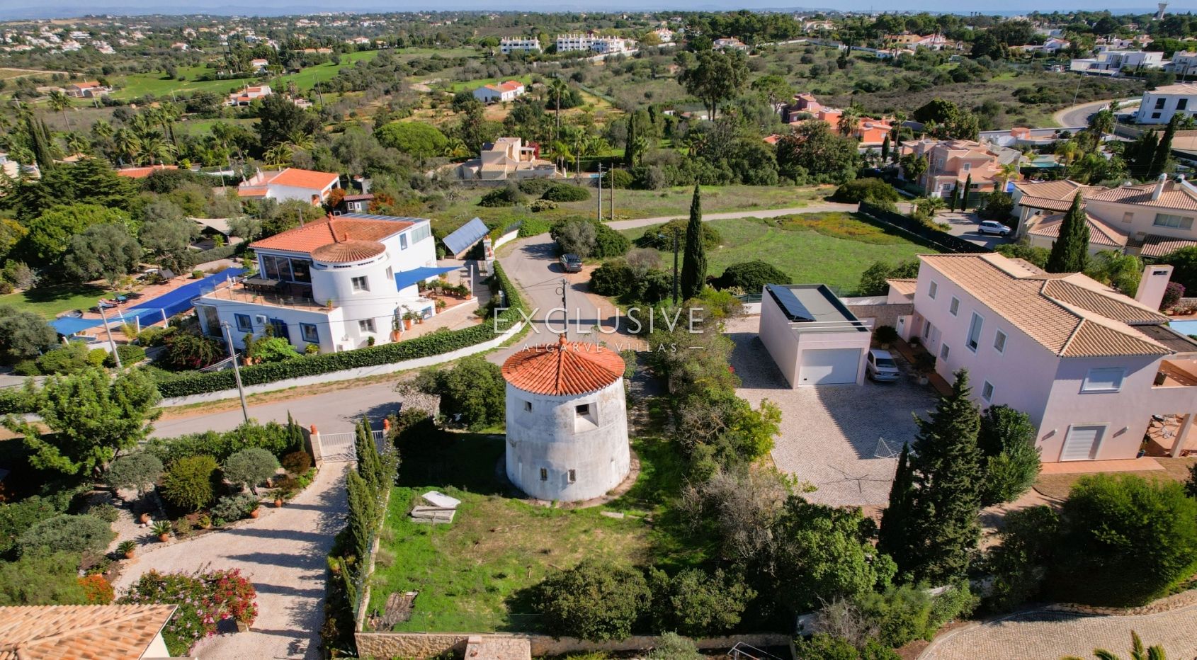 Plot with project for contemporary villa in Carvoeiro, Algarve