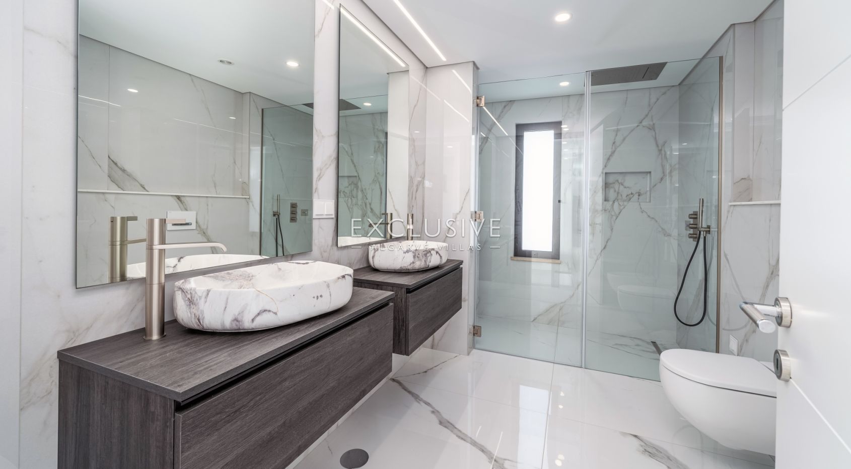 Buy 4 bedroom contemporary villa with golf and ocean views on Palmares golf course Lagos Algarve