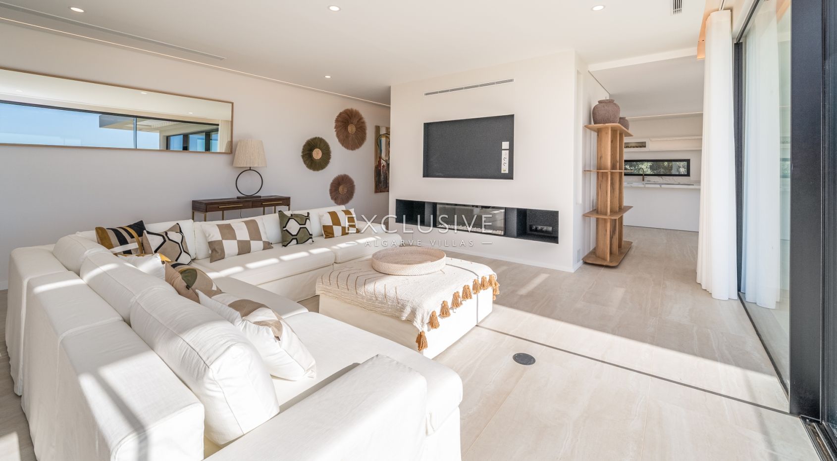 Buy 4 bedroom contemporary villa with golf and ocean views on Palmares golf course Lagos Algarve
