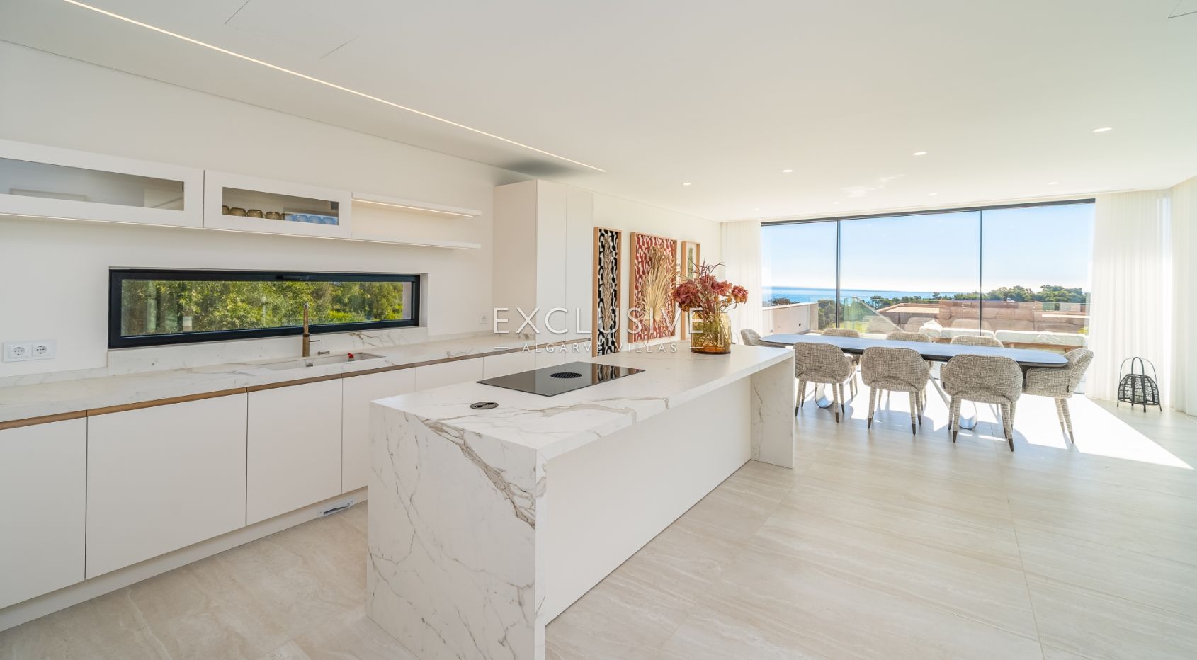 Buy 4 bedroom contemporary villa with golf and ocean views on Palmares golf course Lagos Algarve