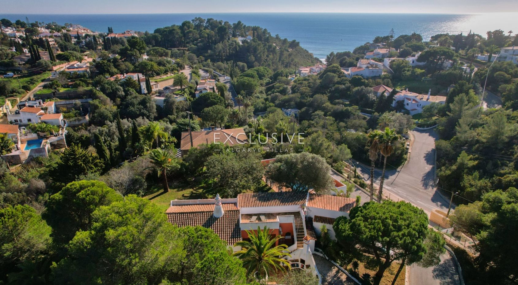 Secluded ocean view property on big plot in the heart of Carvoeiro