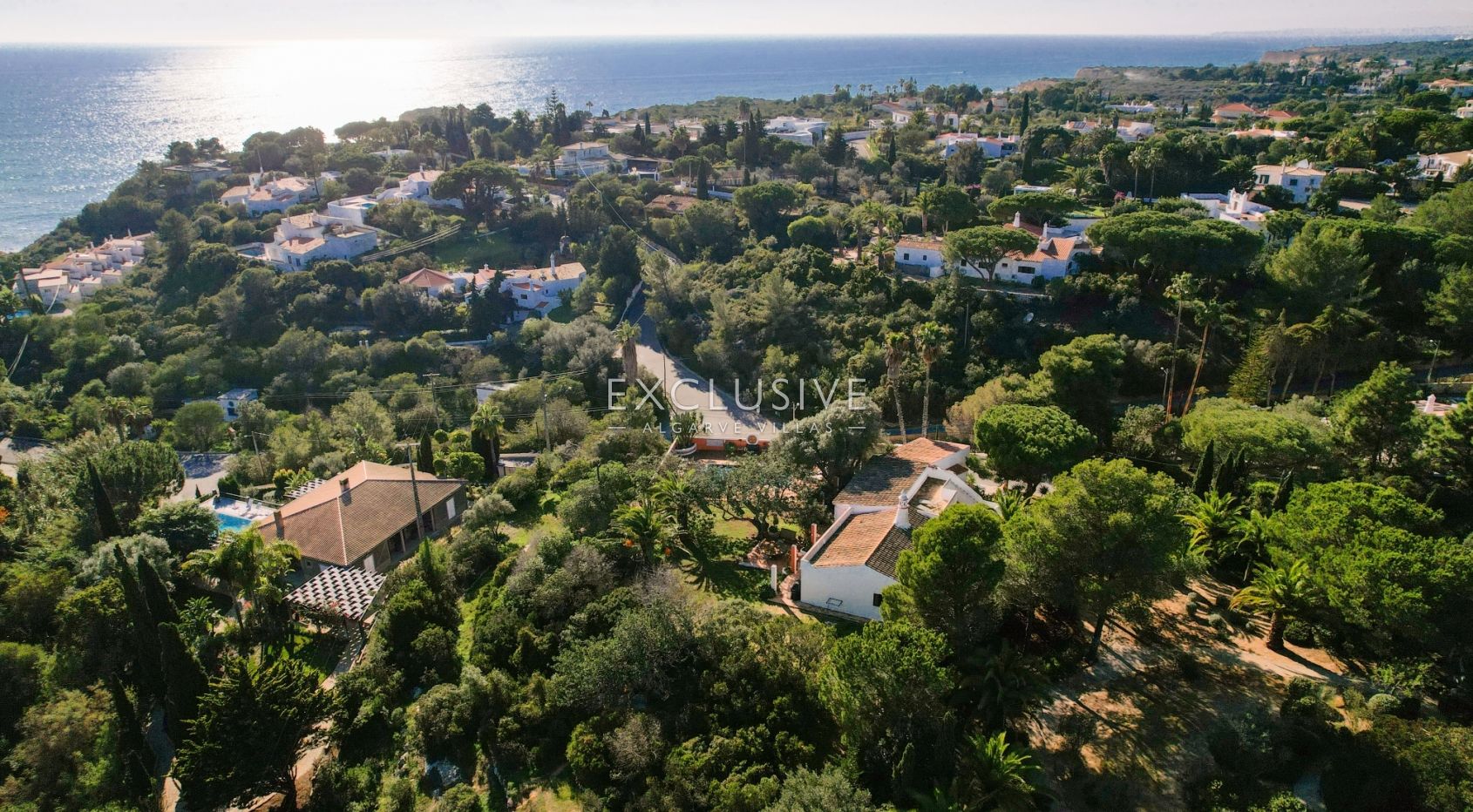 Secluded ocean view property on big plot in the heart of Carvoeiro