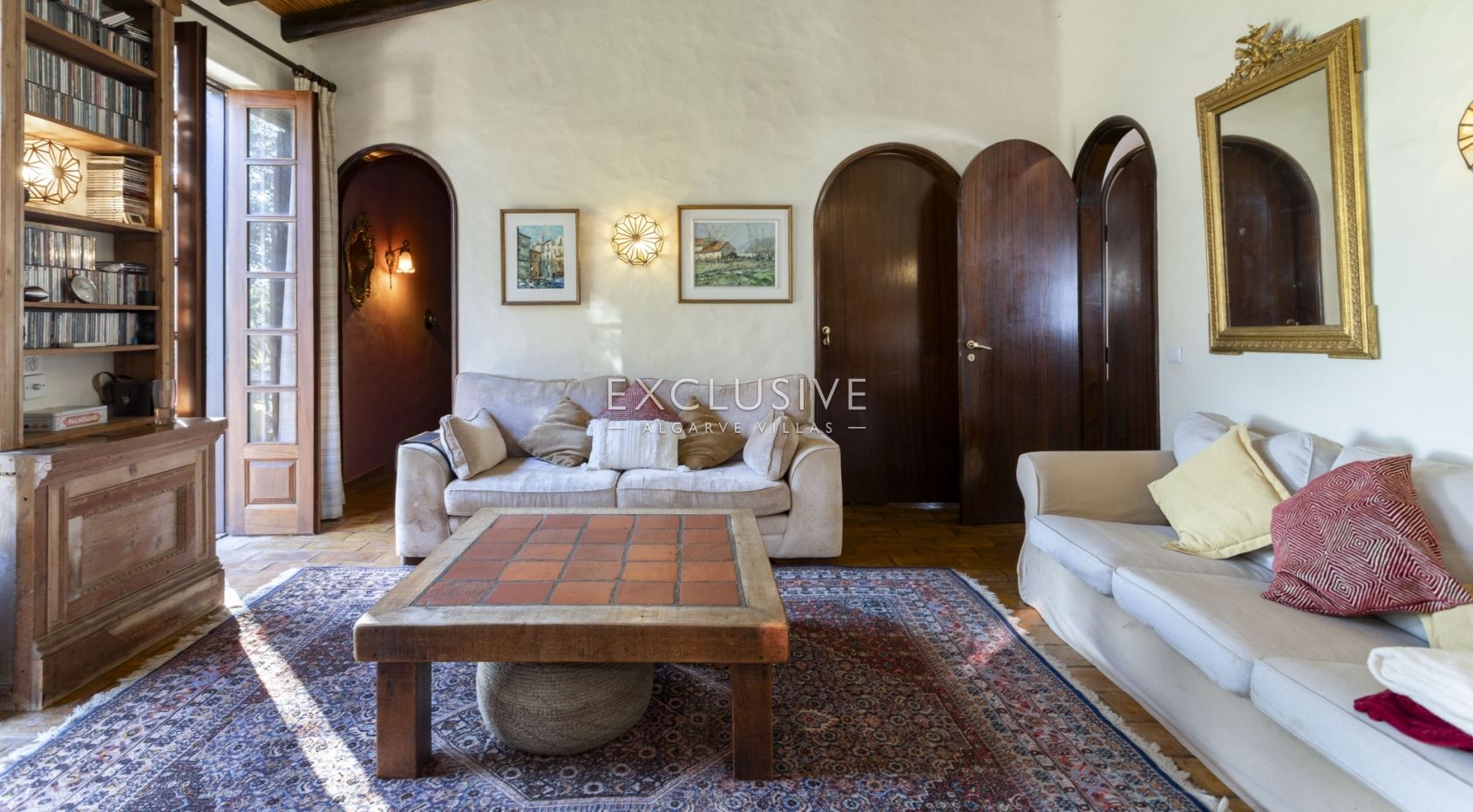 Secluded ocean view property on big plot in the heart of Carvoeiro