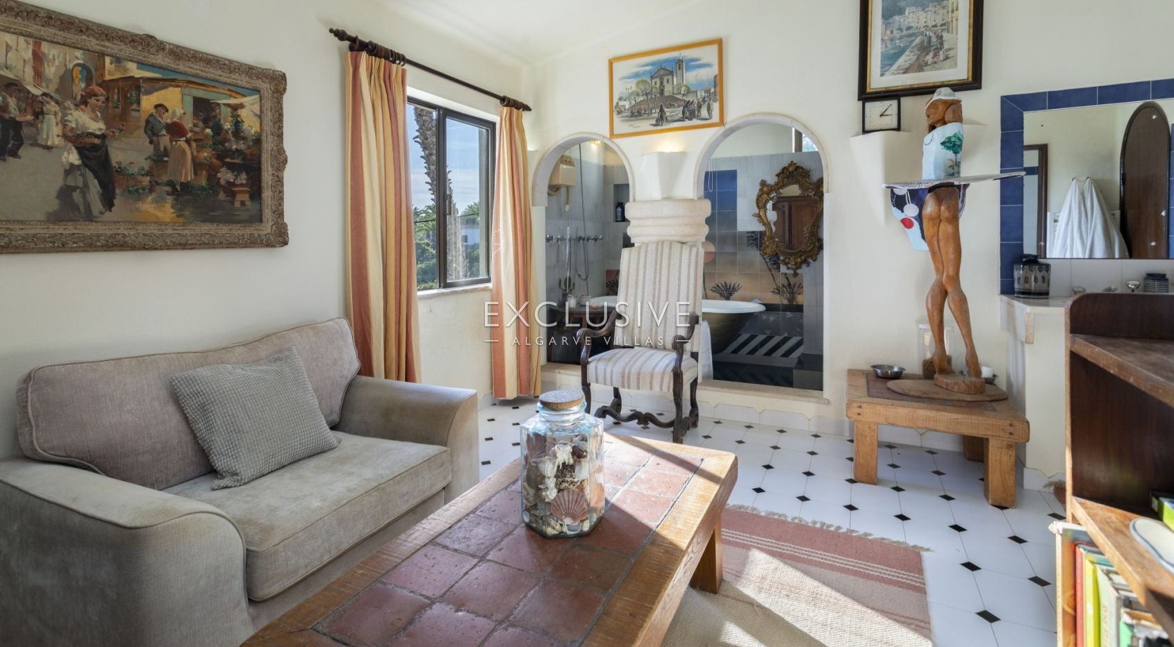Secluded ocean view property on big plot in the heart of Carvoeiro