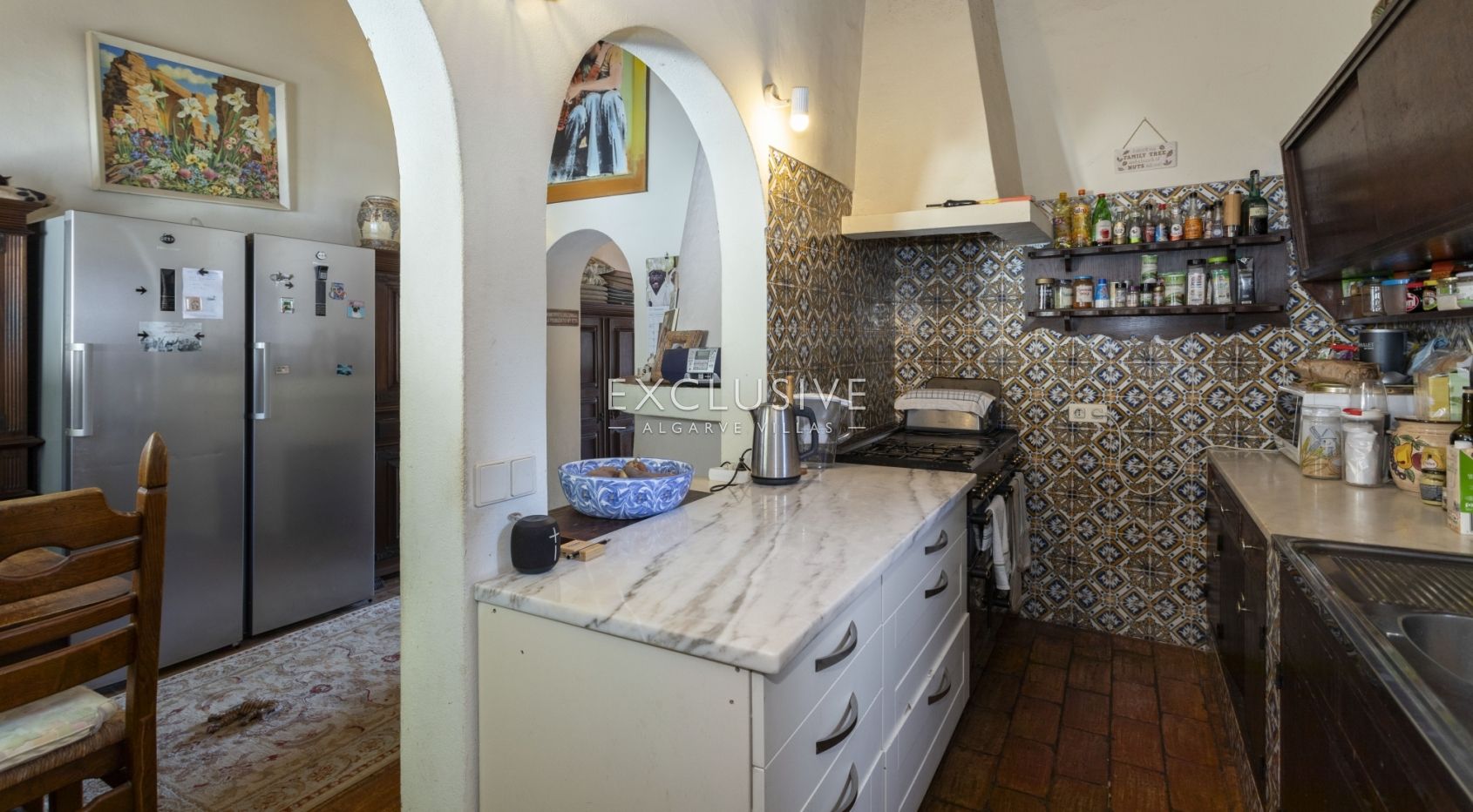 Secluded ocean view property on big plot in the heart of Carvoeiro
