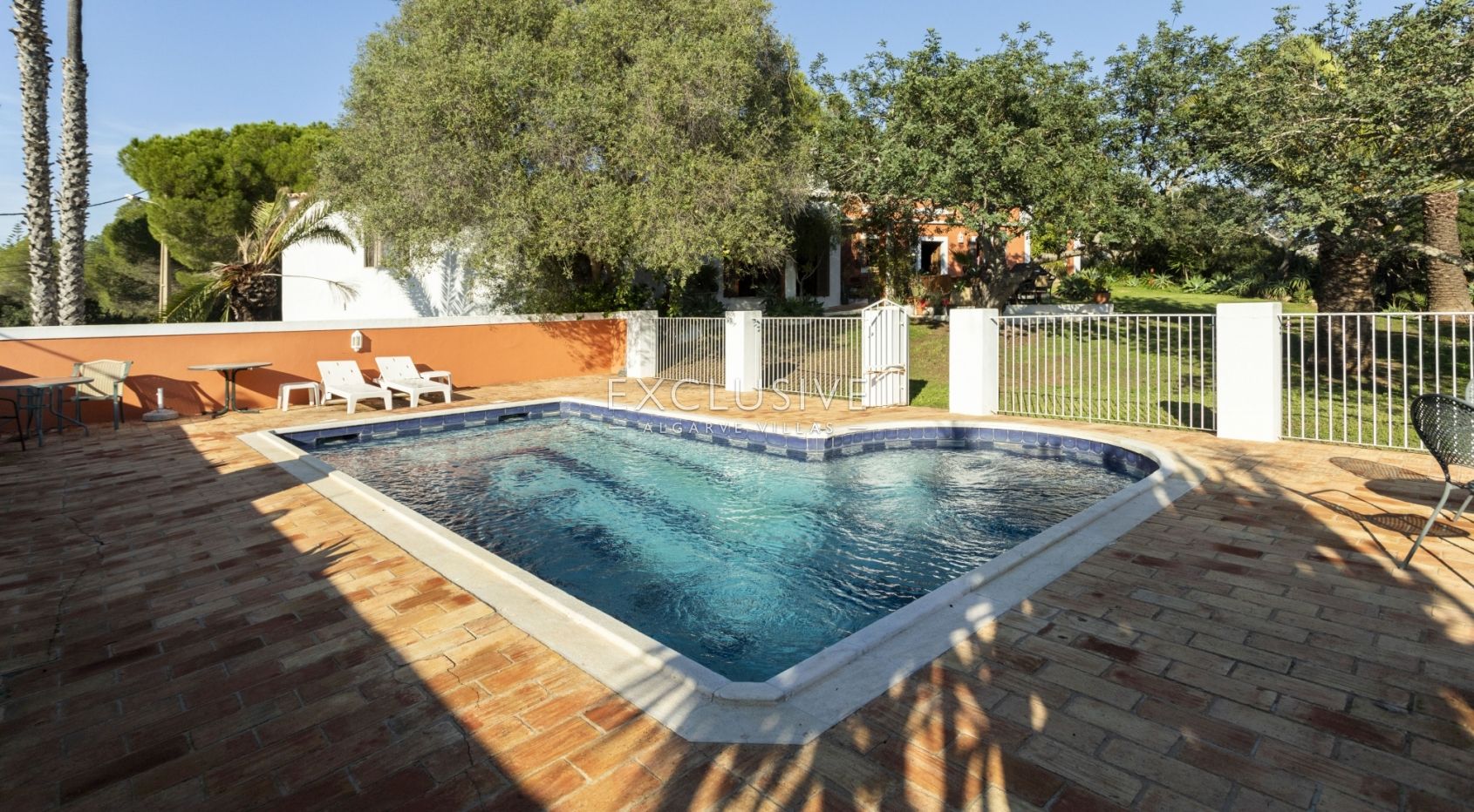 Secluded ocean view property on big plot in the heart of Carvoeiro