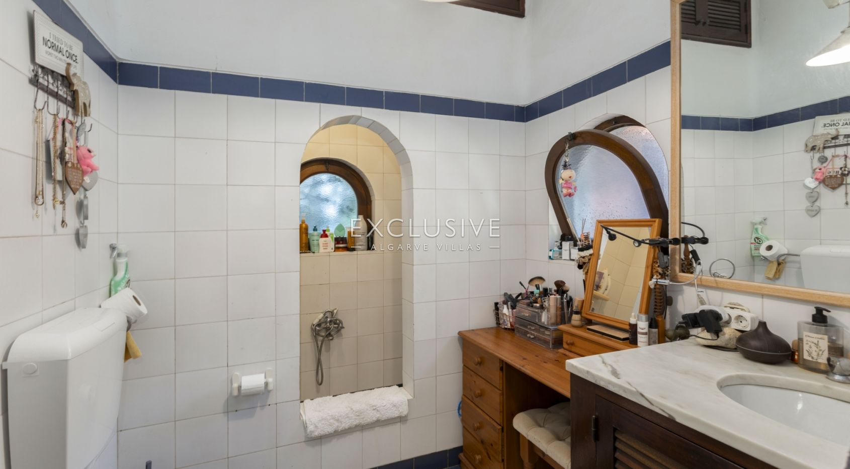 Secluded ocean view property on big plot in the heart of Carvoeiro