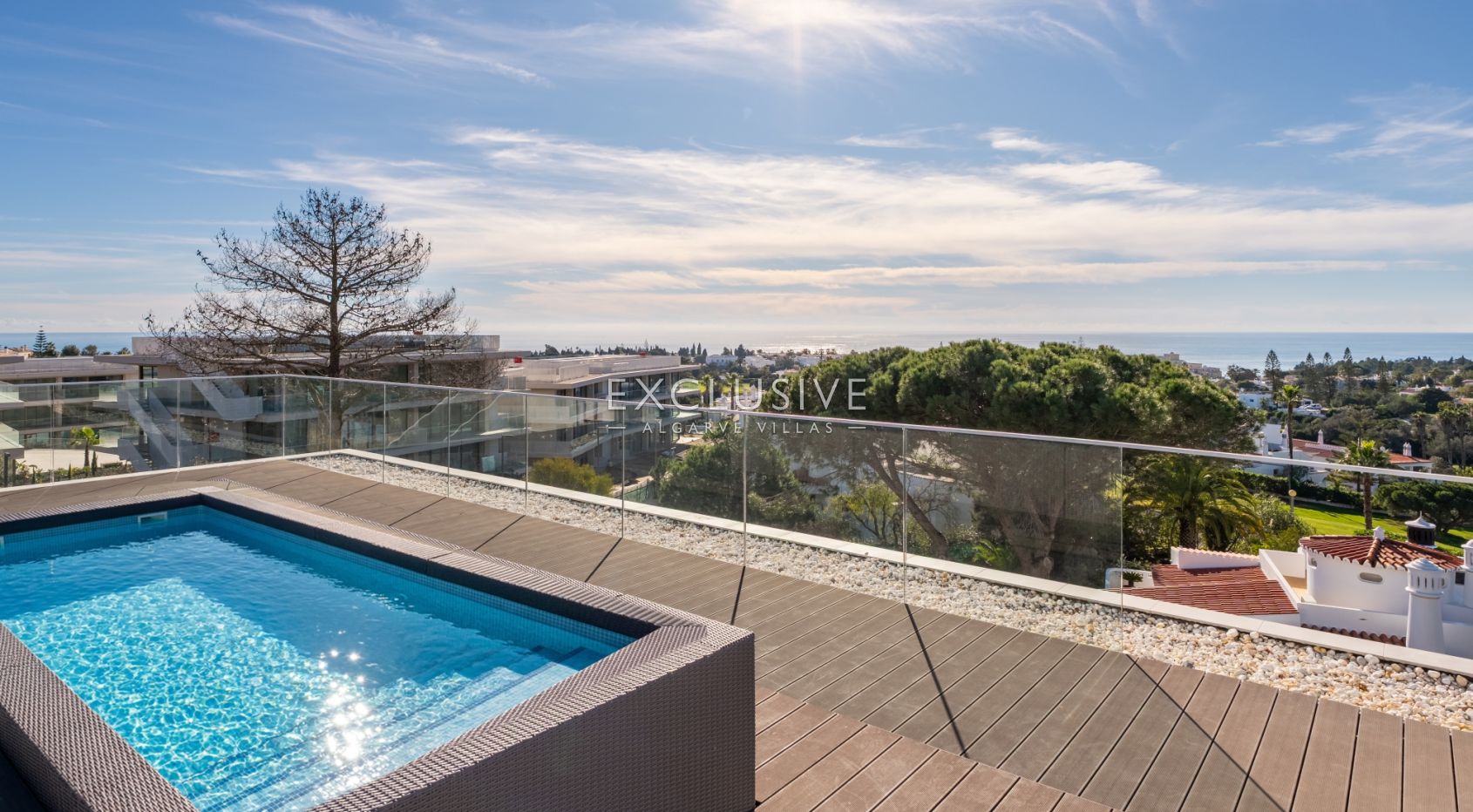 4 bedroom top floor penthouse with sea views in Carvoeiro, West Algarve