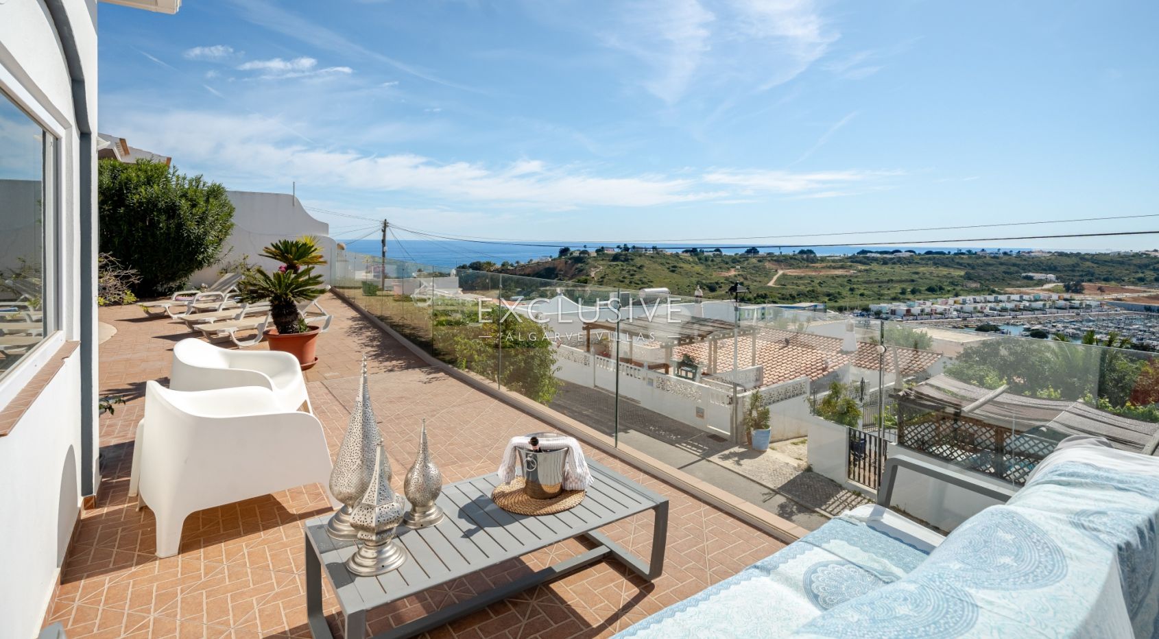 Charming four bedroom villa with sea view in Albufeira, Algarve