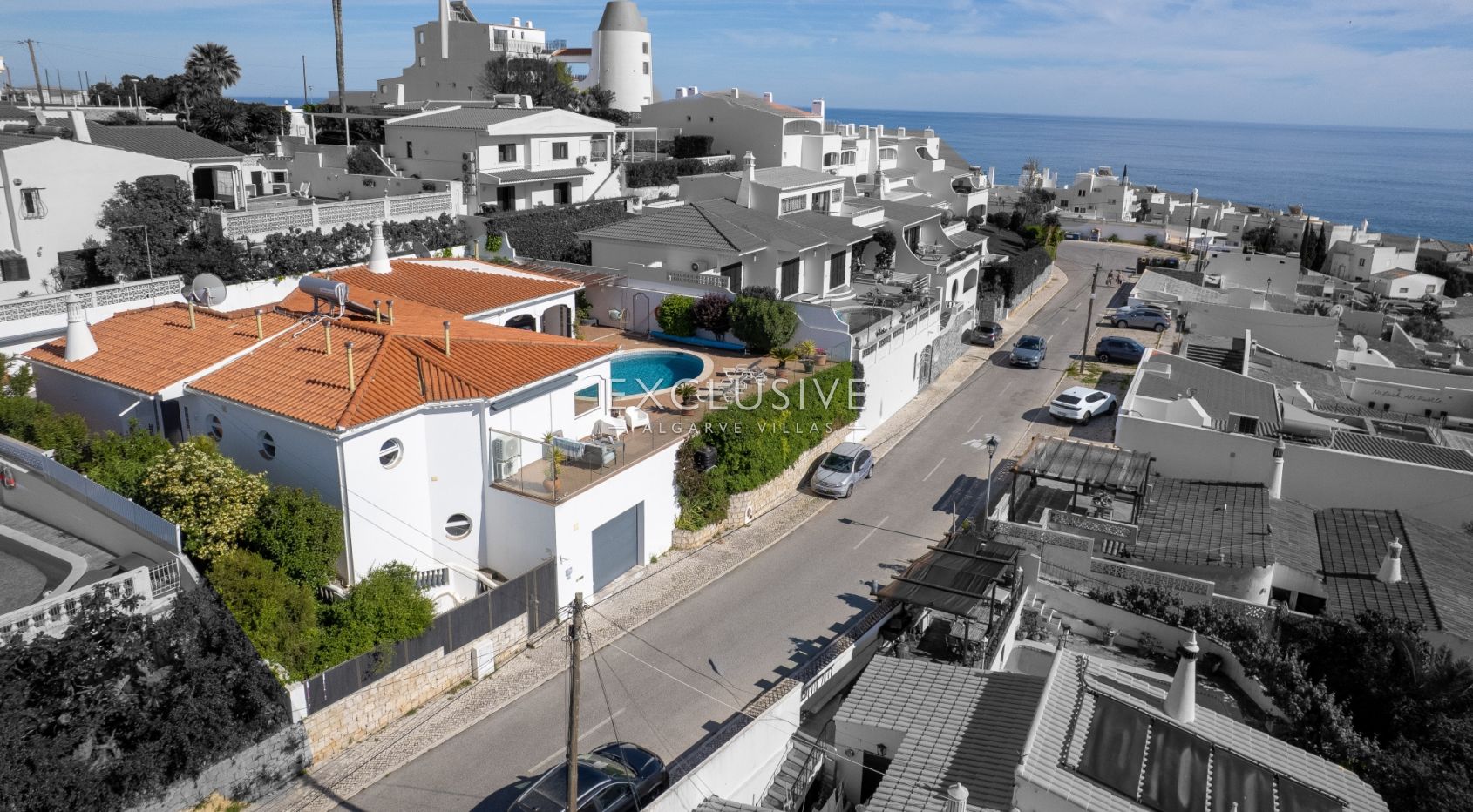 Charming four bedroom villa with sea view in Albufeira, Algarve