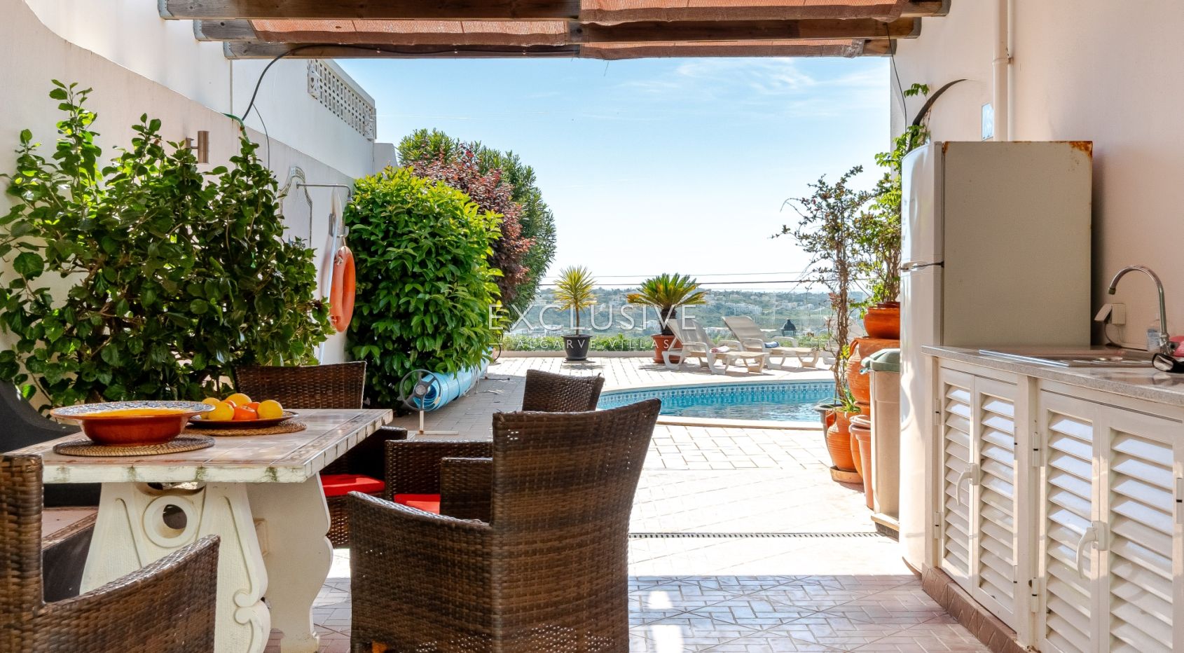 Charming four bedroom villa with sea view in Albufeira, Algarve
