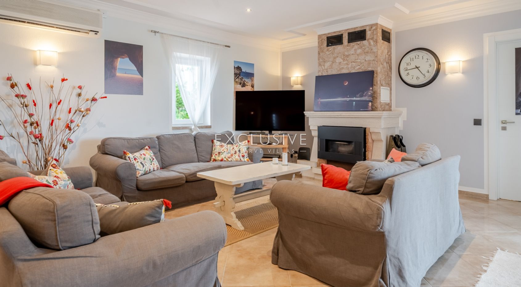 Charming four bedroom villa with sea view in Albufeira, Algarve
