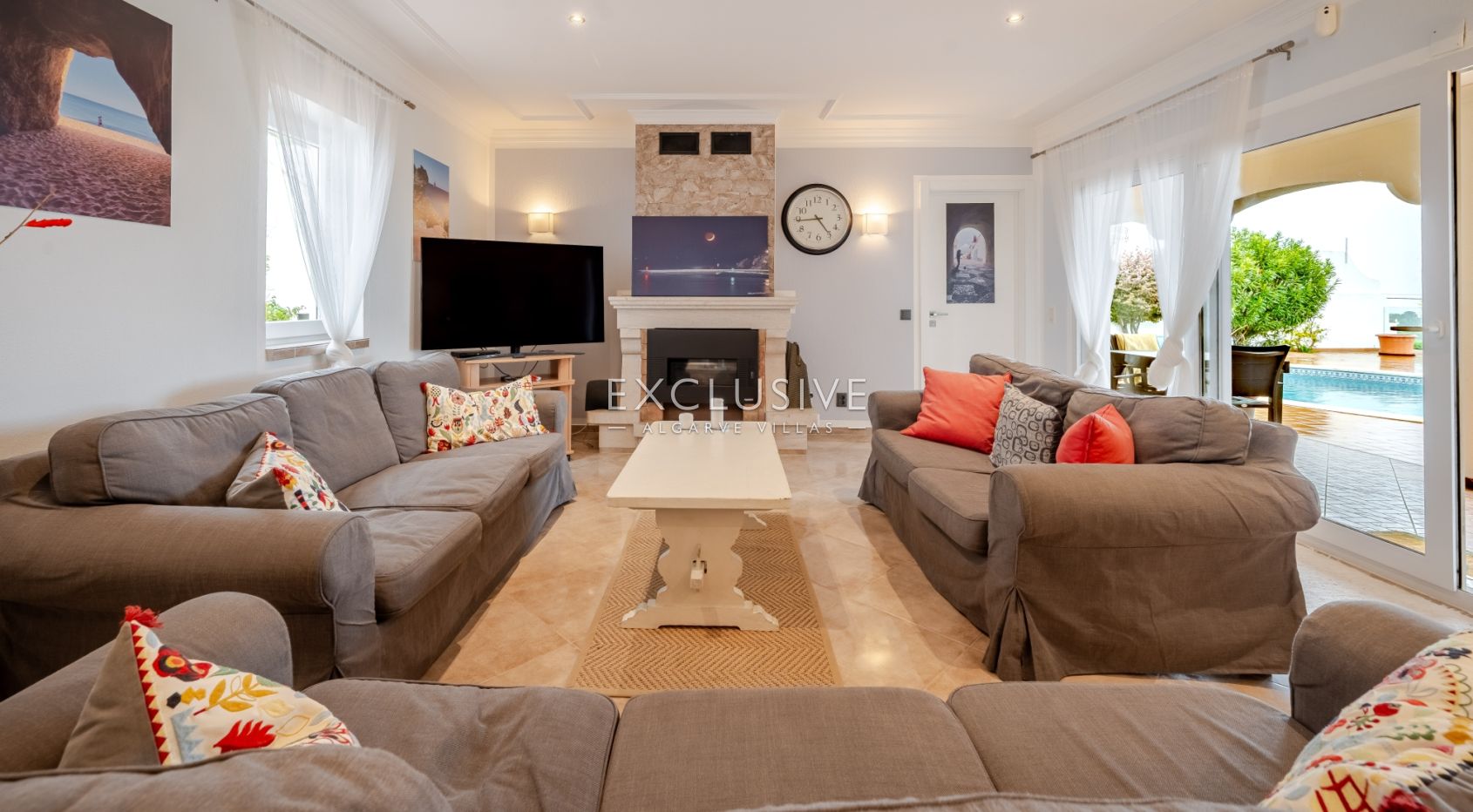 Charming four bedroom villa with sea view in Albufeira, Algarve
