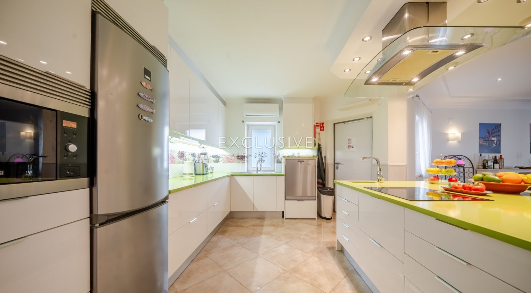 Charming four bedroom villa with sea view in Albufeira, Algarve
