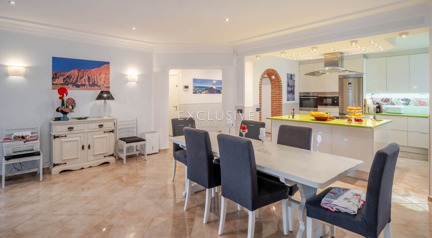 Charming four bedroom villa with sea view in Albufeira, Algarve