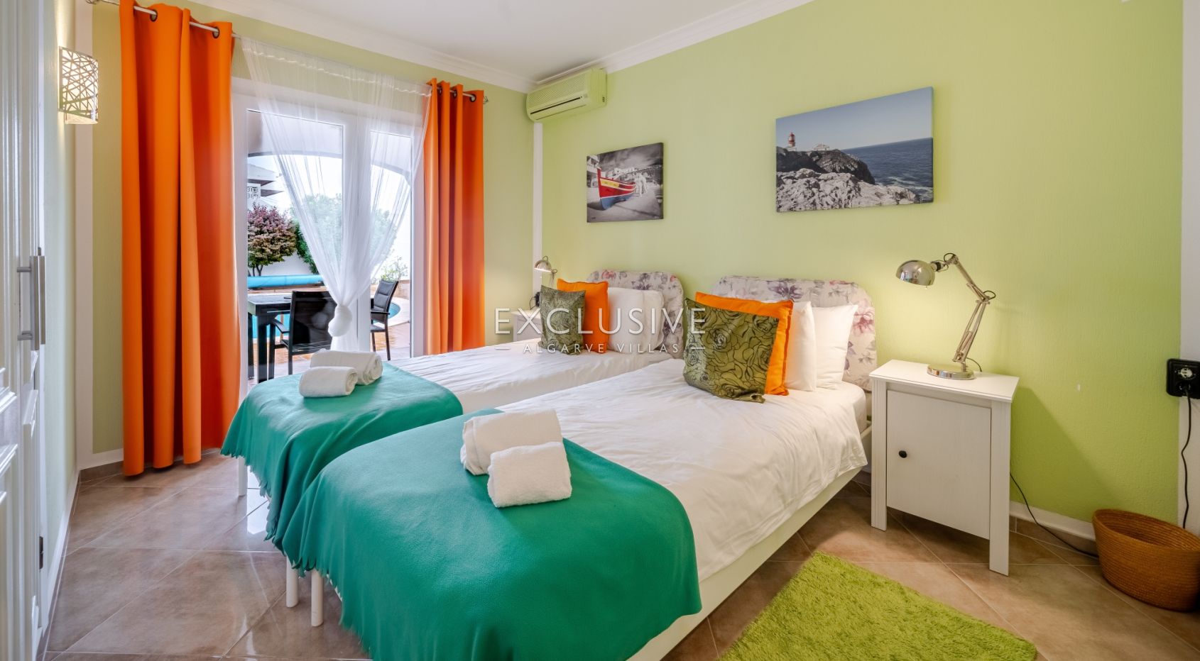 Charming four bedroom villa with sea view in Albufeira, Algarve