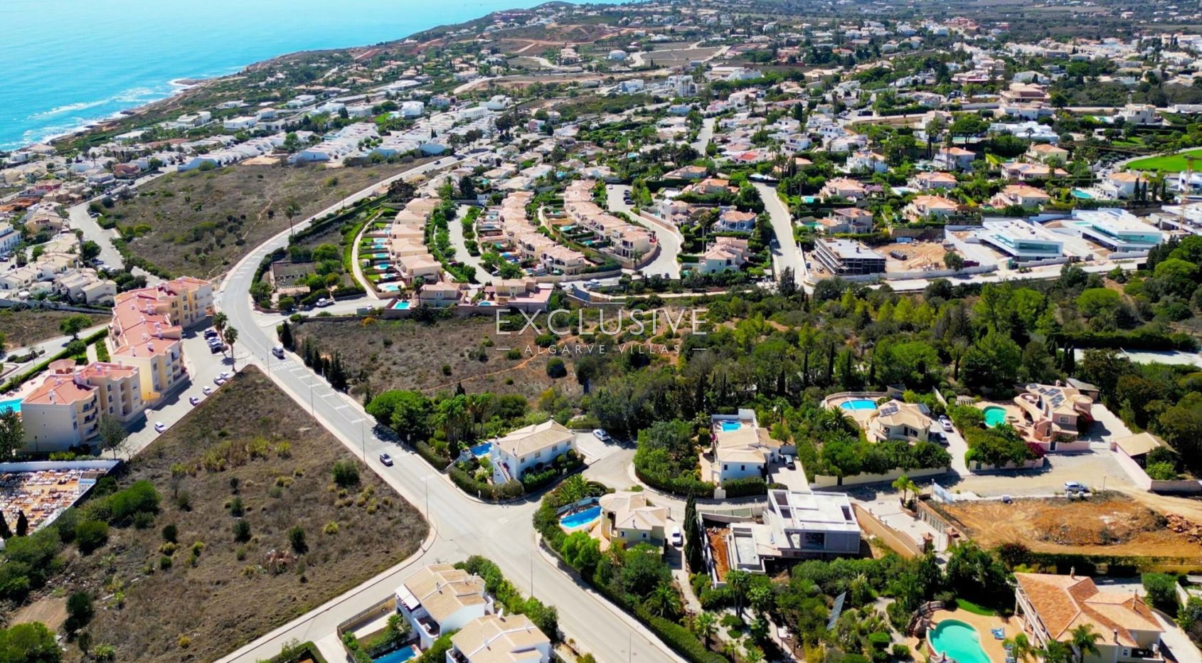 12 Exclusive Semi-Detached Villas with Sea Views in Praia da Luz - Lagos, Algarve