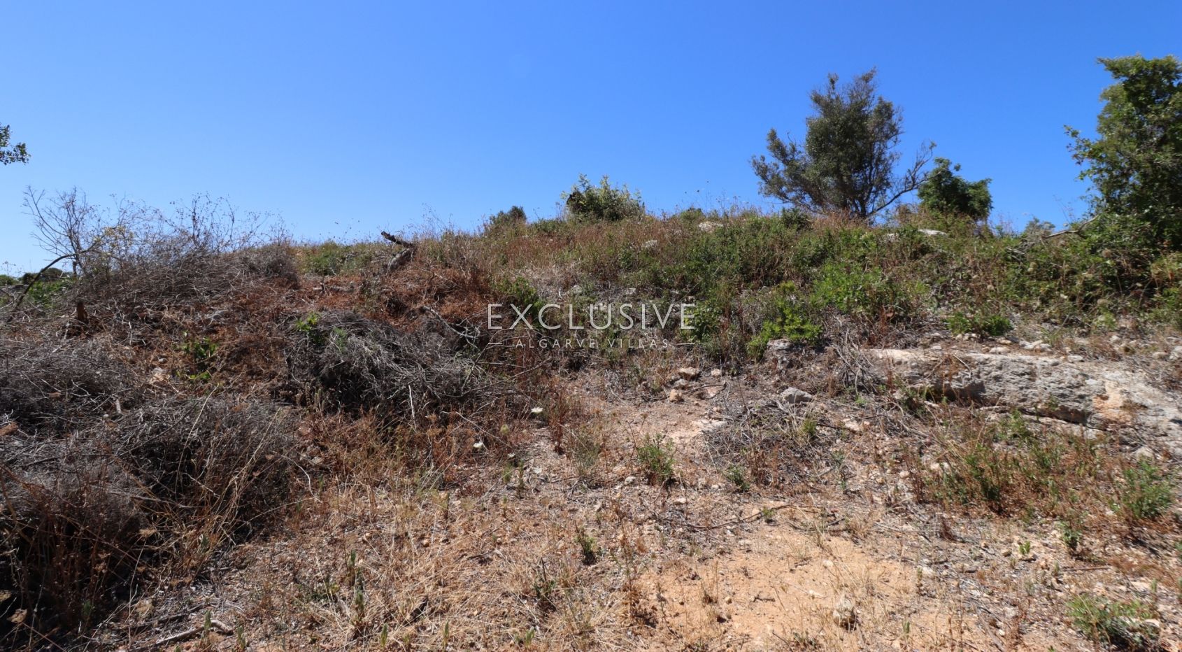 Urban plot for construction of villa near Presa da Moura, Carvoeiro
