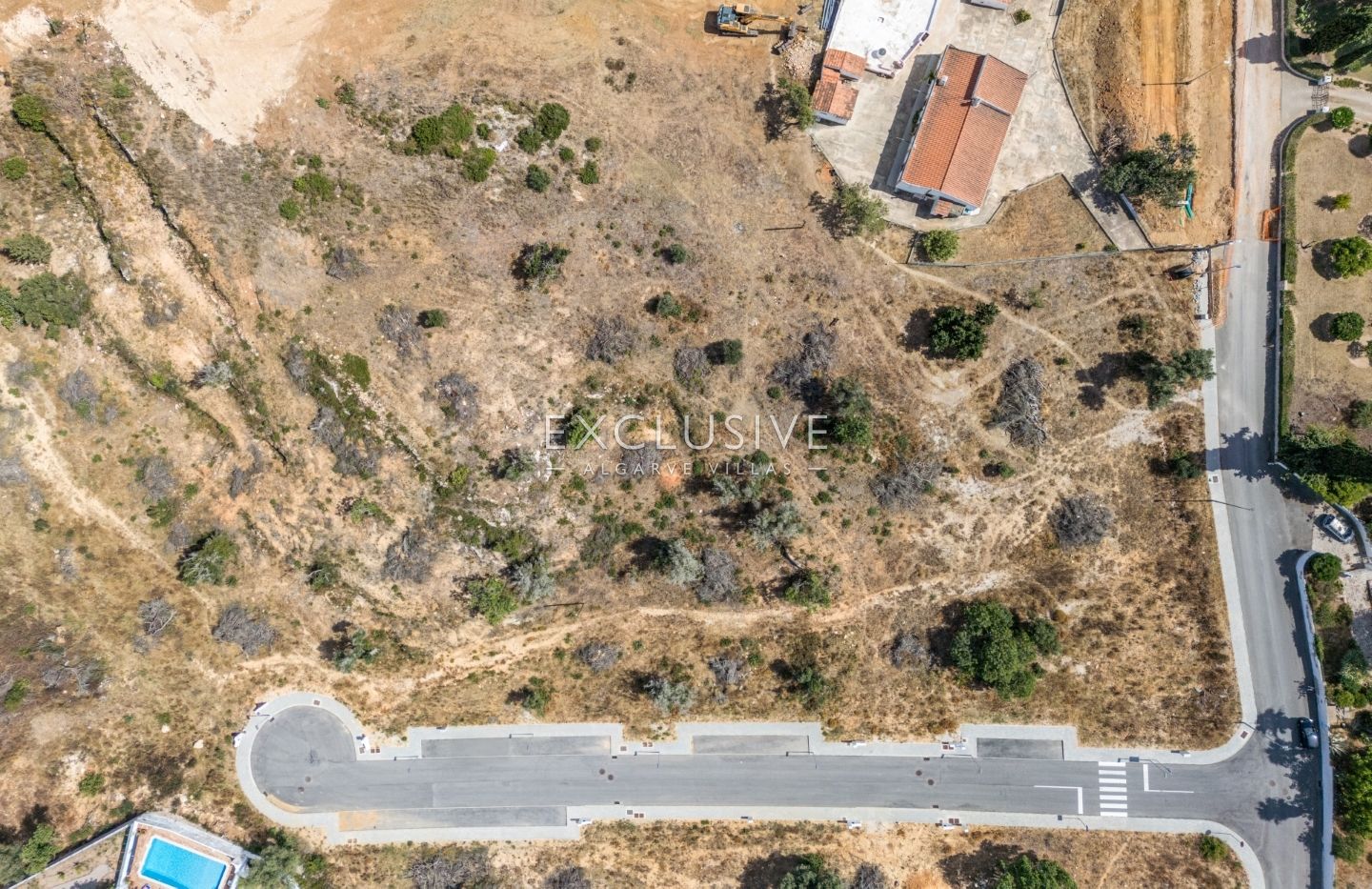Urban plot for construction of villa near Presa da Moura, Carvoeiro