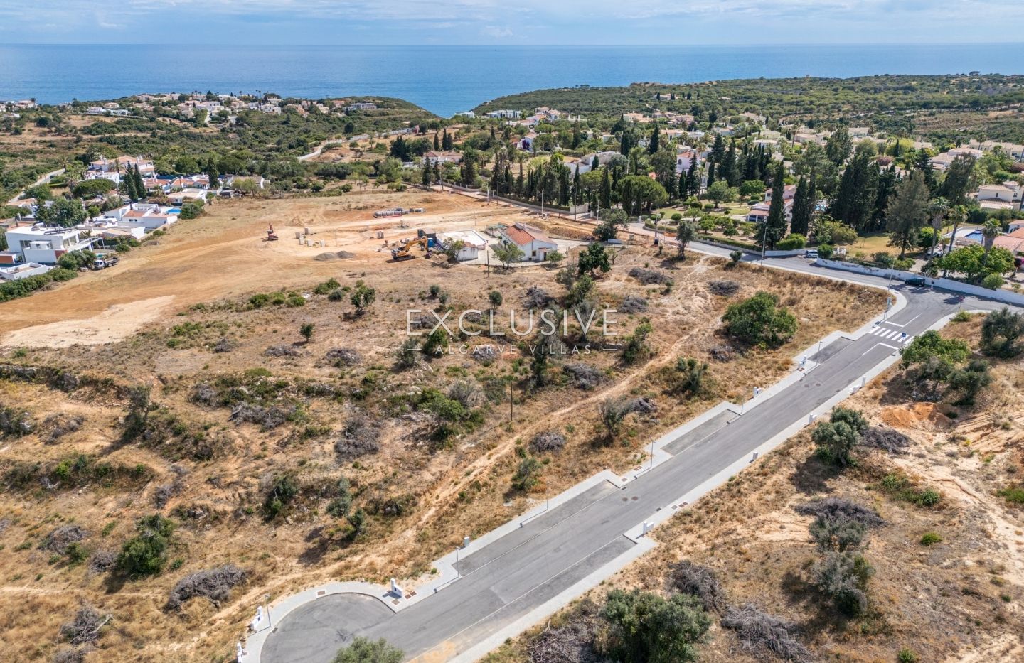 Urban plot for construction of villa near Presa da Moura, Carvoeiro