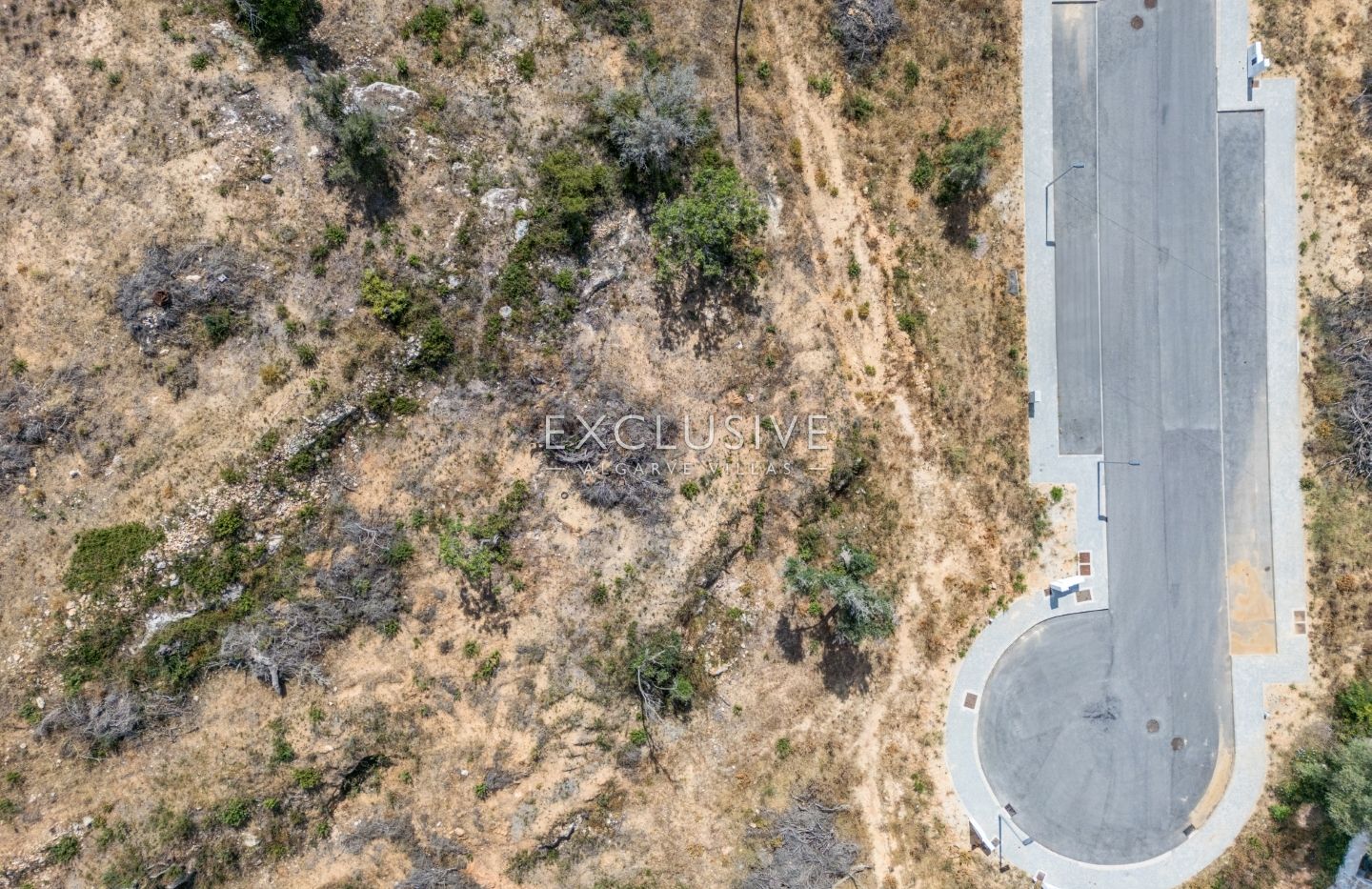 Urban plot for construction of villa near Presa da Moura, Carvoeiro