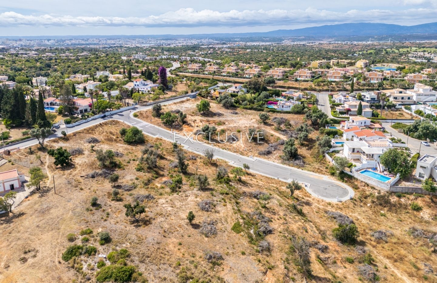 Urban plot for construction of villa near Presa da Moura, Carvoeiro