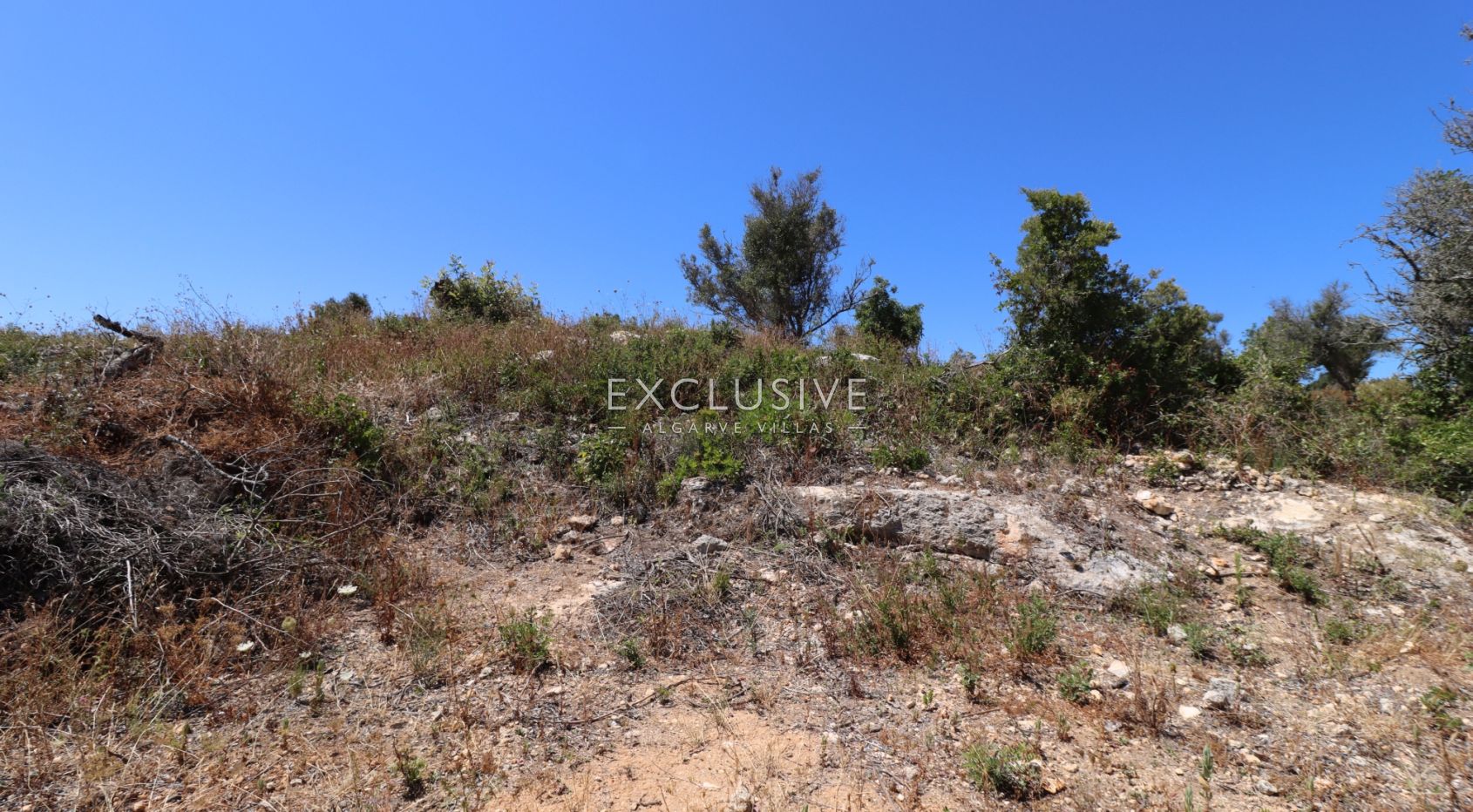 Urban plot for construction of villa near Presa da Moura, Carvoeiro