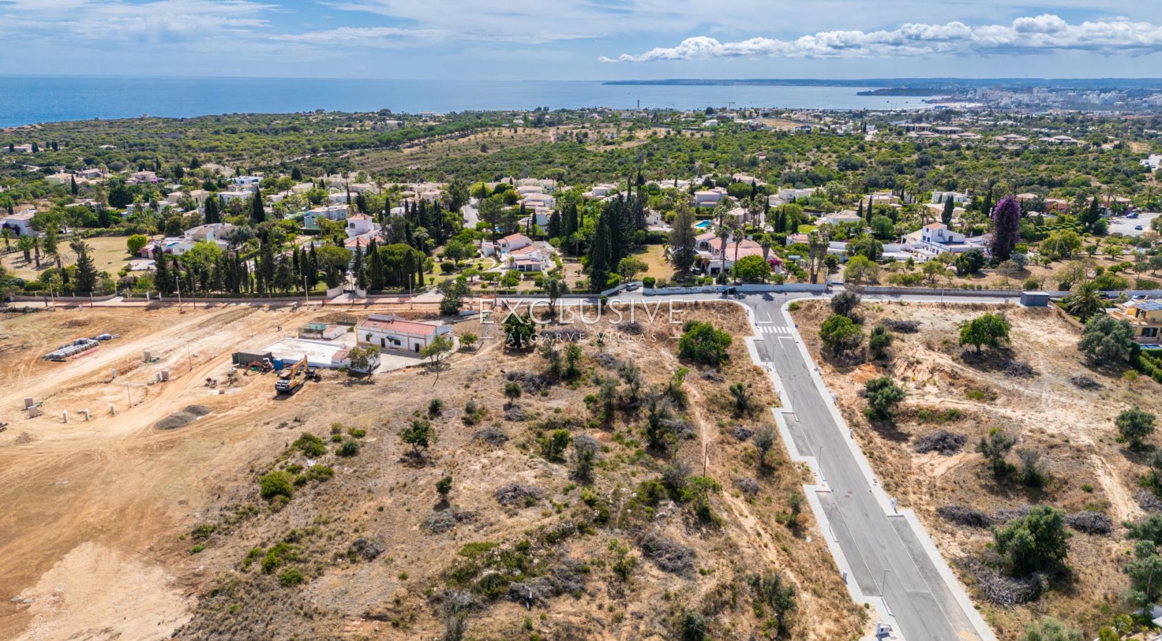 Urban plot for construction of villa near Presa da Moura, Carvoeiro