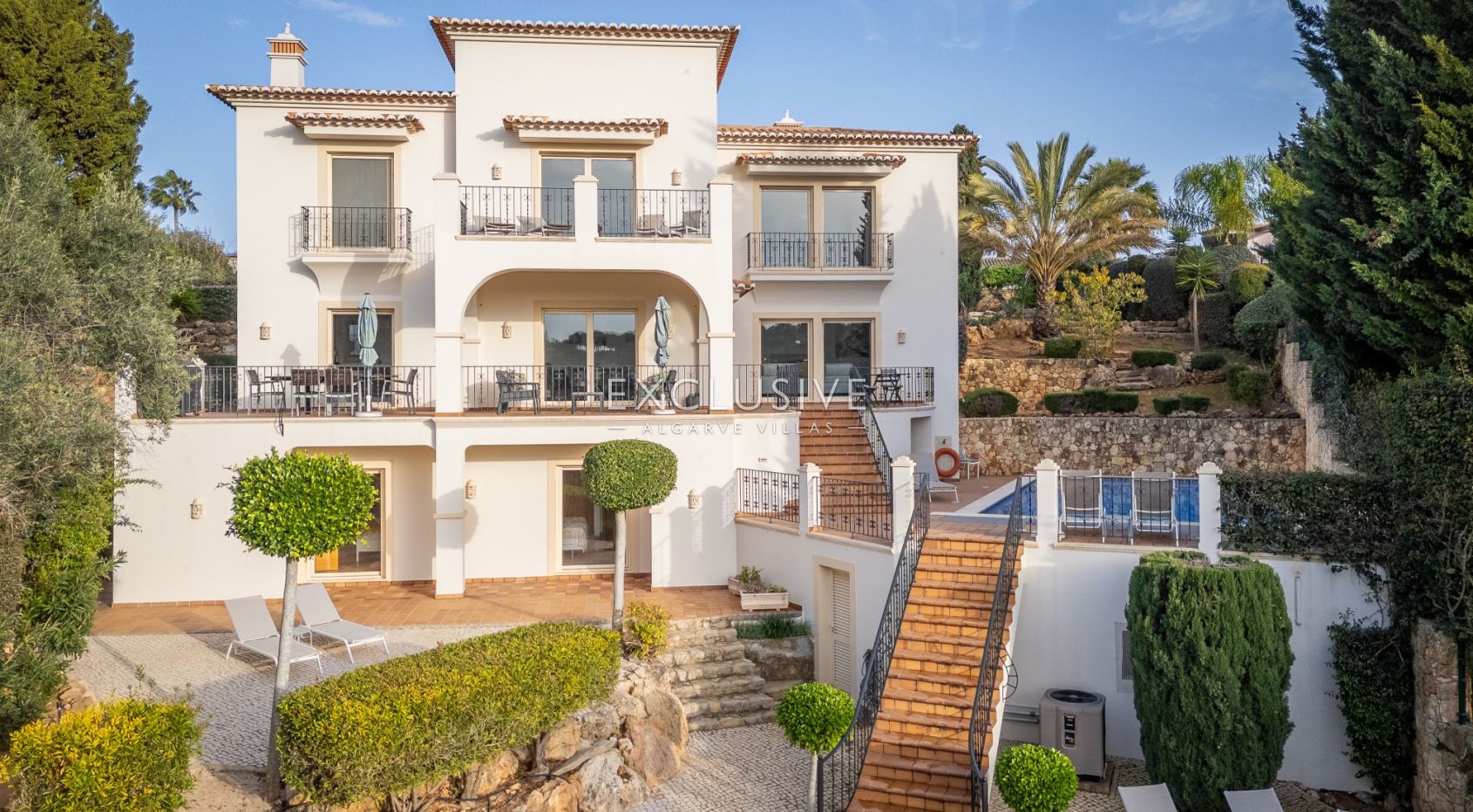 Mediterranean style 3+2 bedroom villa near the ocean in Carvoeiro