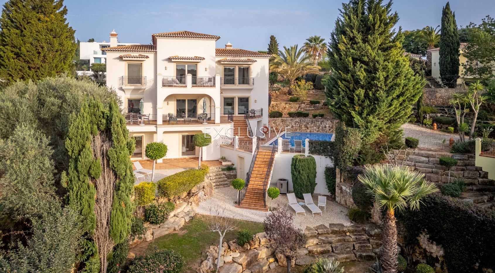 Mediterranean style 3+2 bedroom villa near the ocean in Carvoeiro