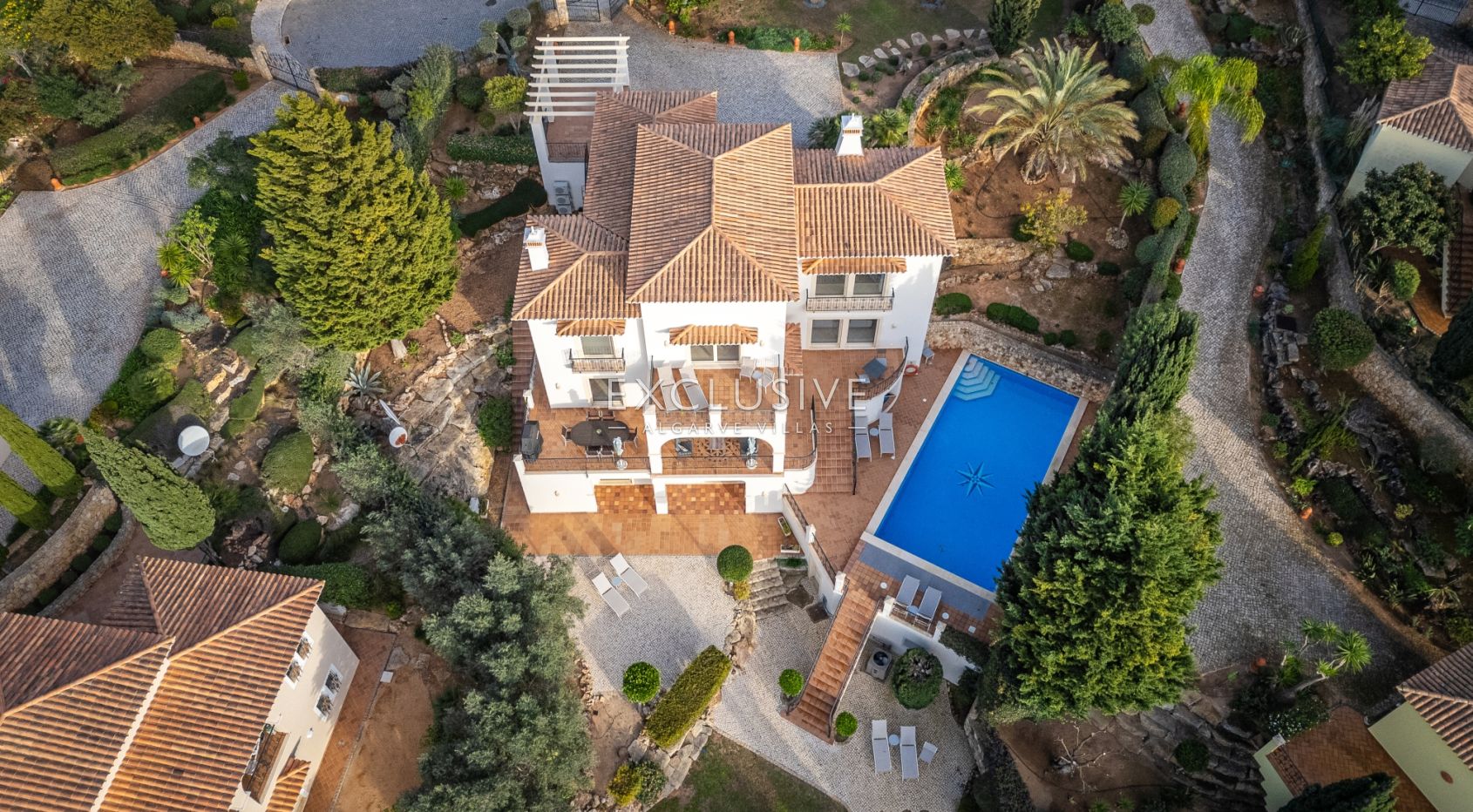 Mediterranean style 3+2 bedroom villa near the ocean in Carvoeiro