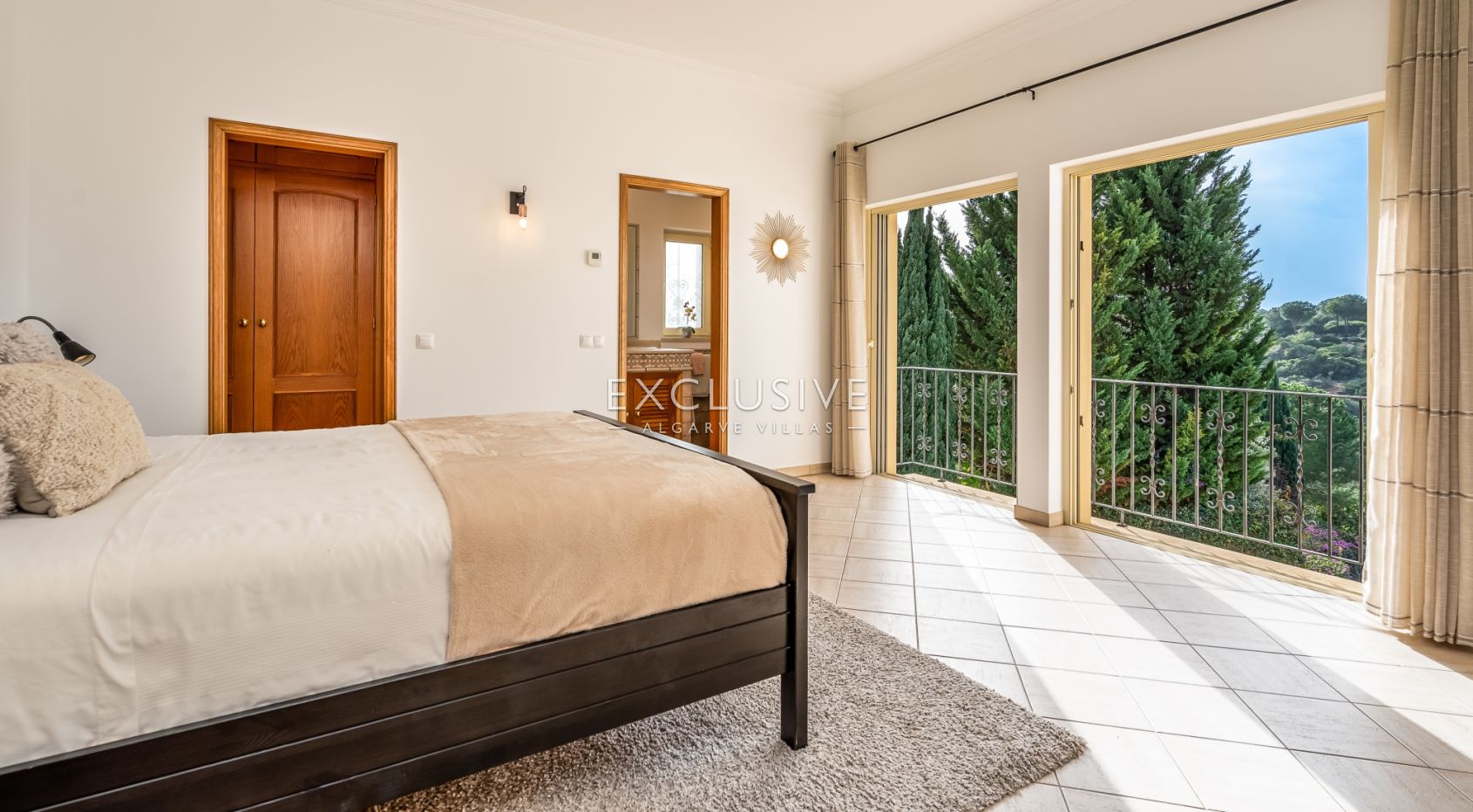 Mediterranean style 3+2 bedroom villa near the ocean in Carvoeiro